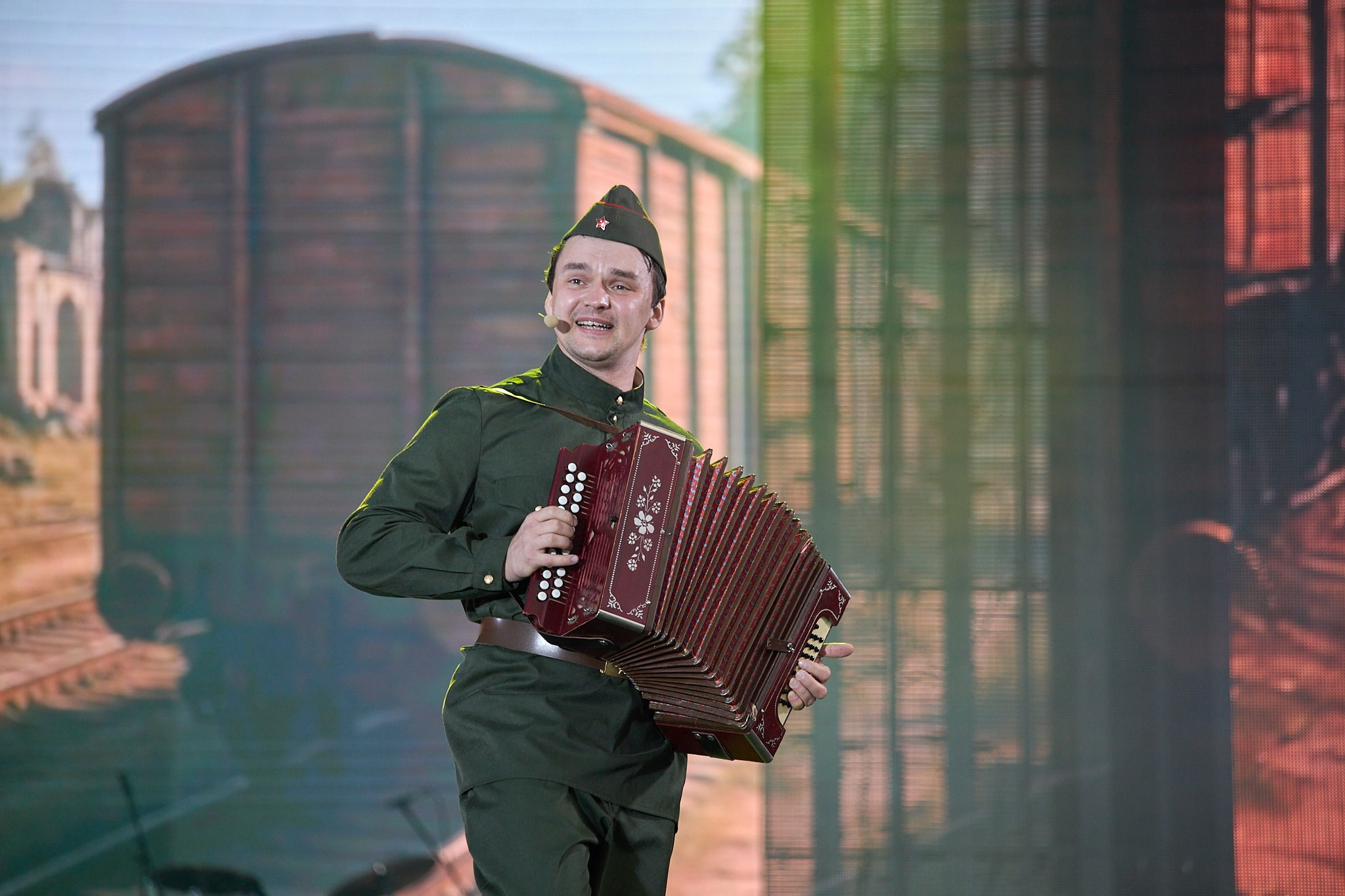 Концерт 9 мая 2025 года на соборной площади. Фотограф Омск | Александр Вандеров