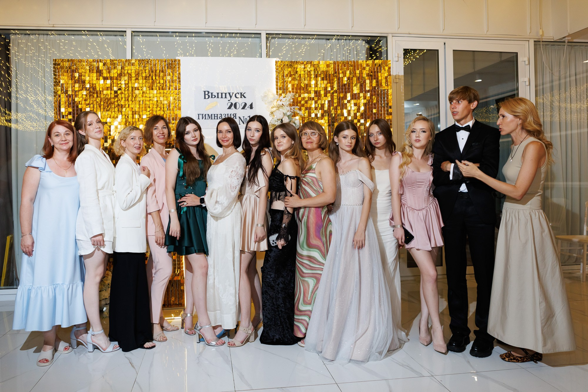 Выпускной вечер в Севастопольской гимназии № 1 имени А. С. Пушкина. Свадебный фотограф, фотосъемка в Крыму, Севастополе, Симферополе, Ялте