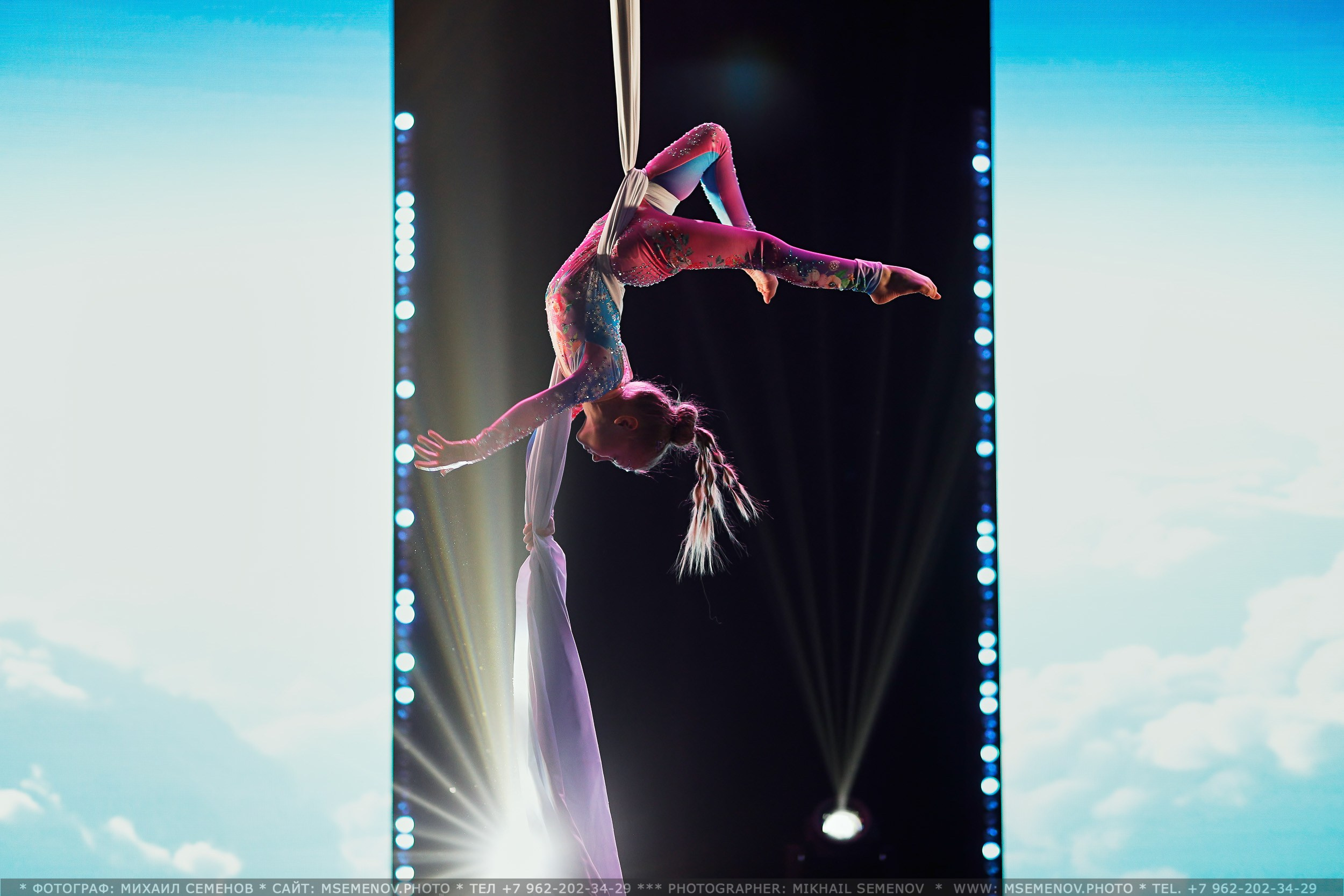 Анонс фоторепортажа с Концерта Грация. POLE DANCE. Photographer for business Mikhail Semenov. Aqua photo studio, photo school