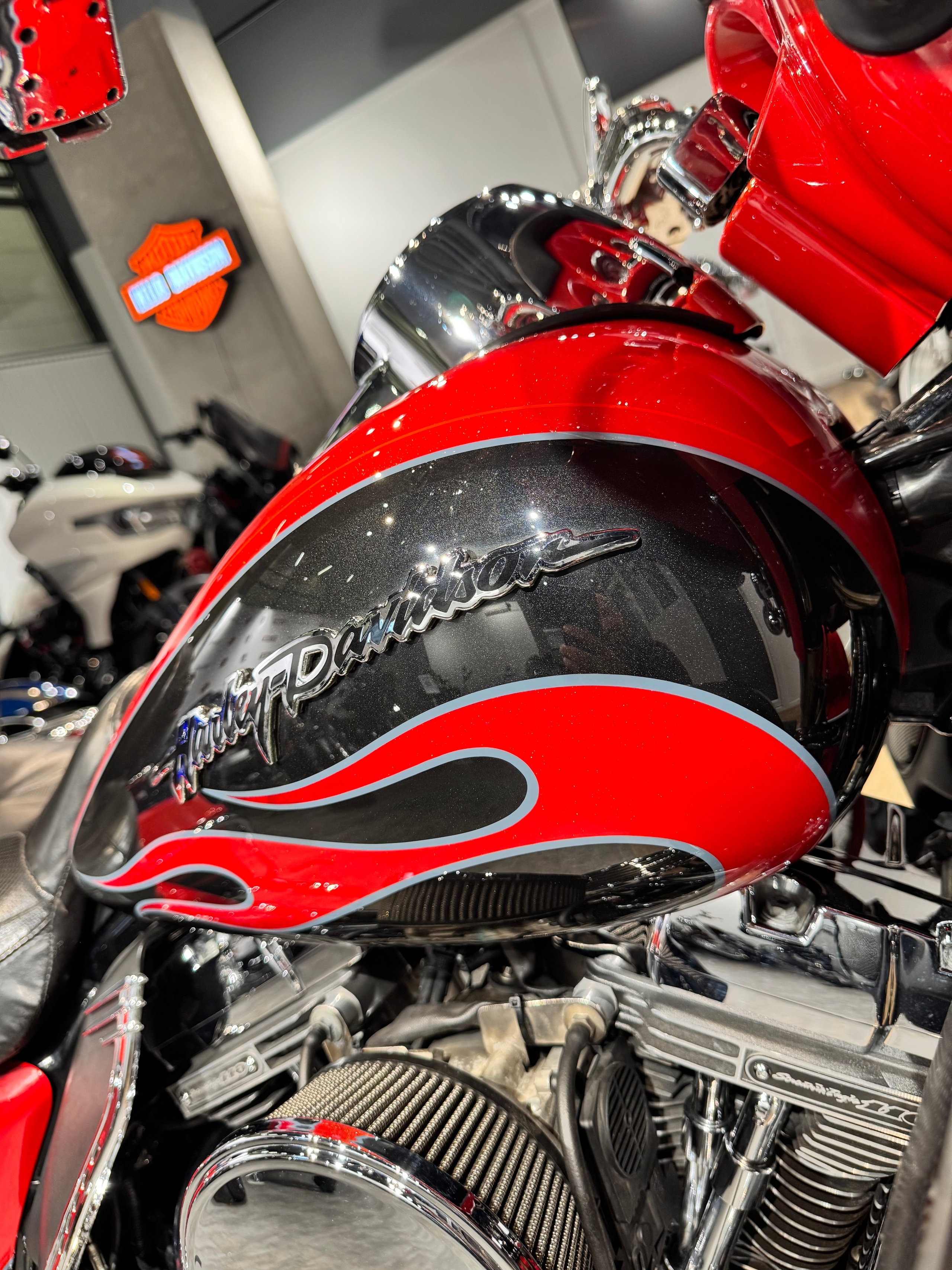 Купить Harley-Davidson 2010 Elеctrа Glidе CVO Limited 110 (Touring) — подробнее на сайте. Hello Davidson, Москва. Только хорошие мотоциклы…