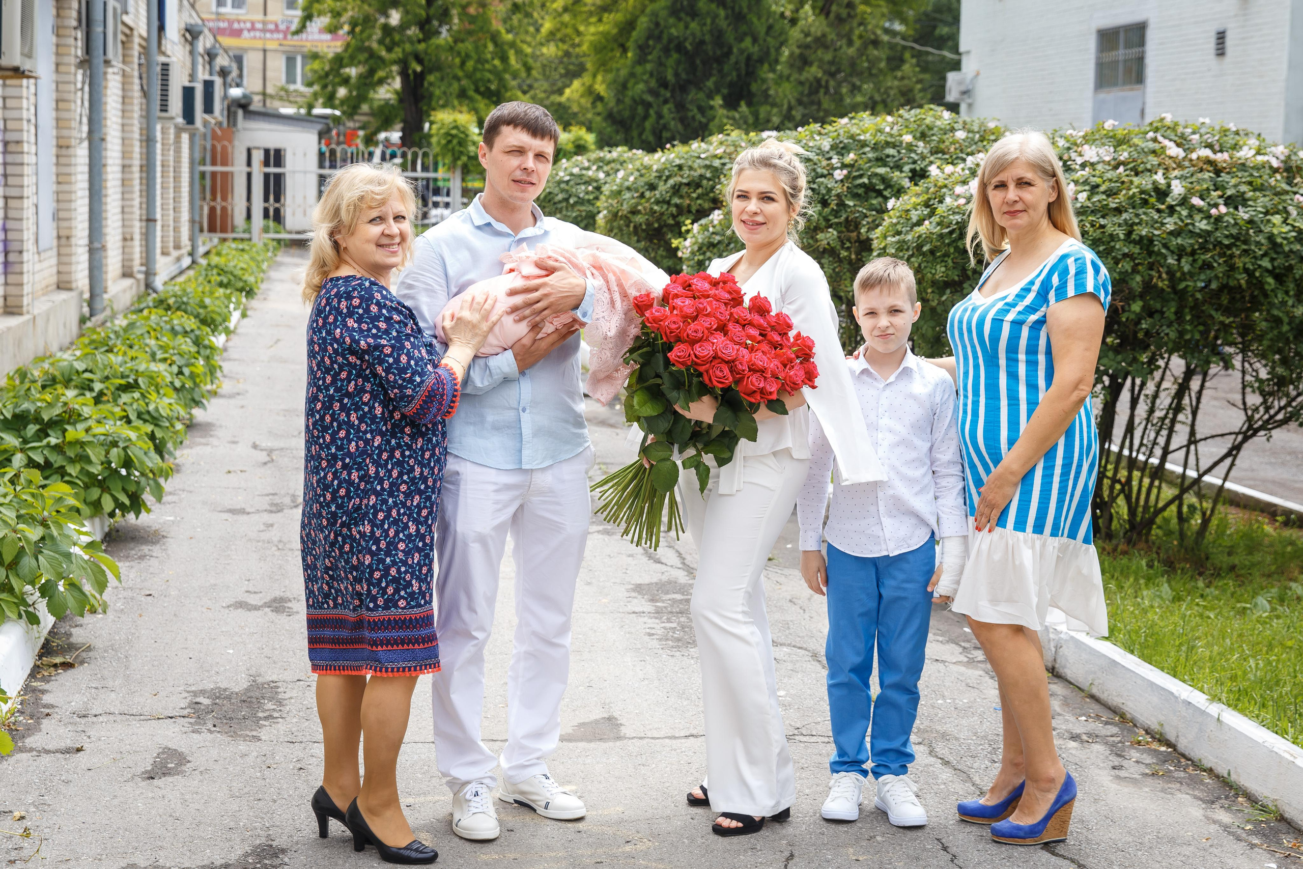 Выписка Евы из роддома ЦГБ. Семейный и детский фотограф в Ростове-на-Дону