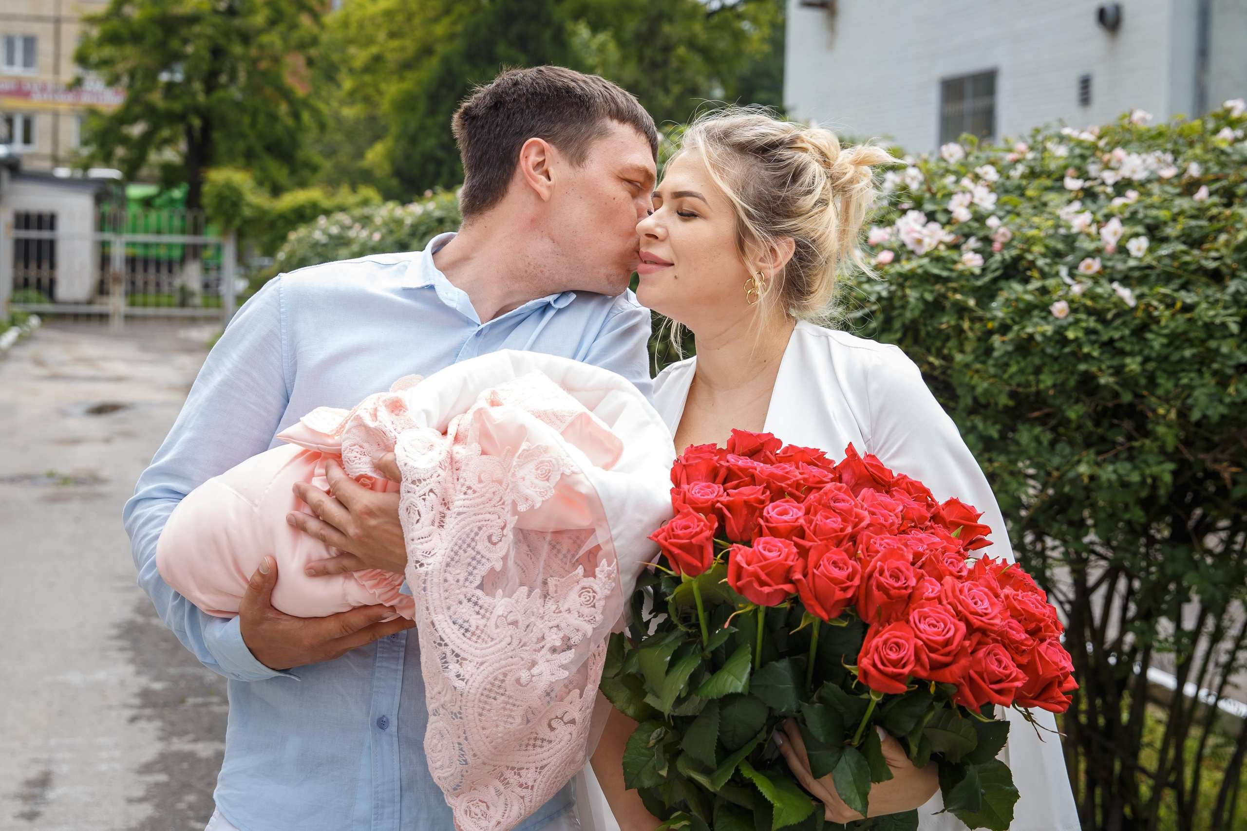 Выписка Евы из роддома ЦГБ. Семейный и детский фотограф в Ростове-на-Дону