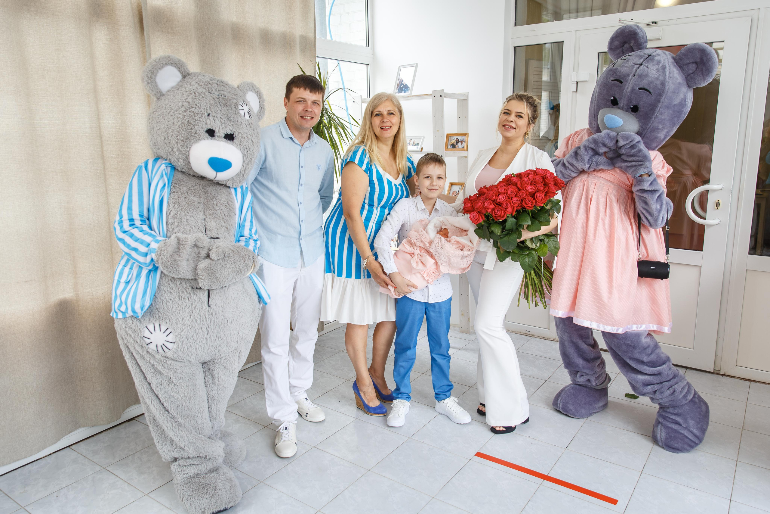 Выписка Евы из роддома ЦГБ. Семейный и детский фотограф в Ростове-на-Дону