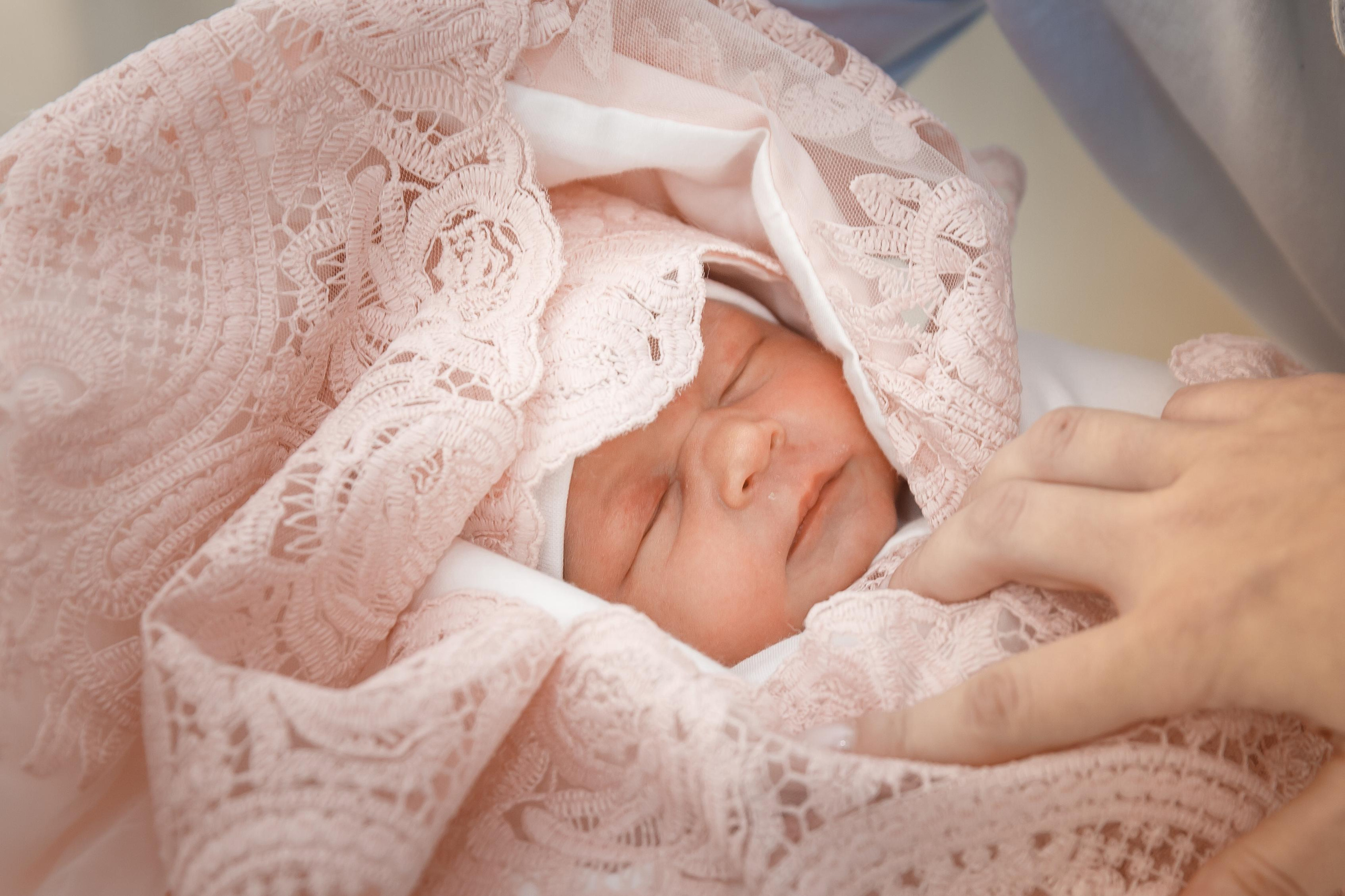 Выписка Евы из роддома ЦГБ. Семейный и детский фотограф в Ростове-на-Дону