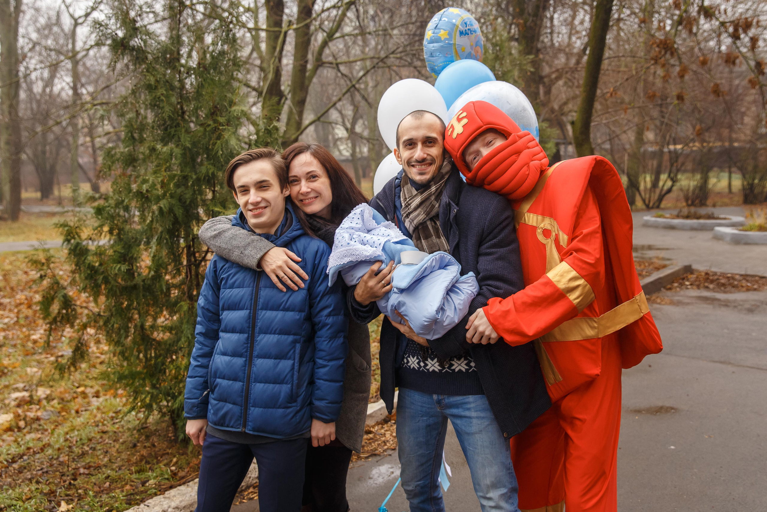 Выписка из роддома с домашней частью. Семейный и детский фотограф в Ростове-на-Дону