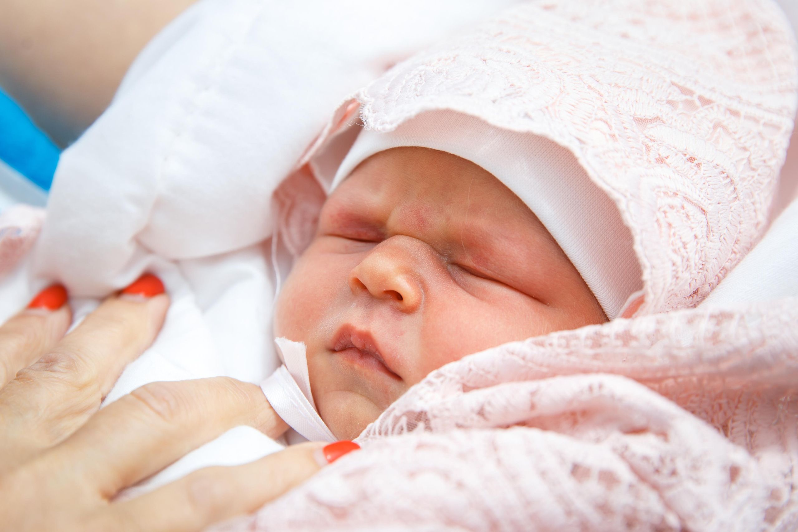 Выписка Евы из роддома ЦГБ. Семейный и детский фотограф в Ростове-на-Дону