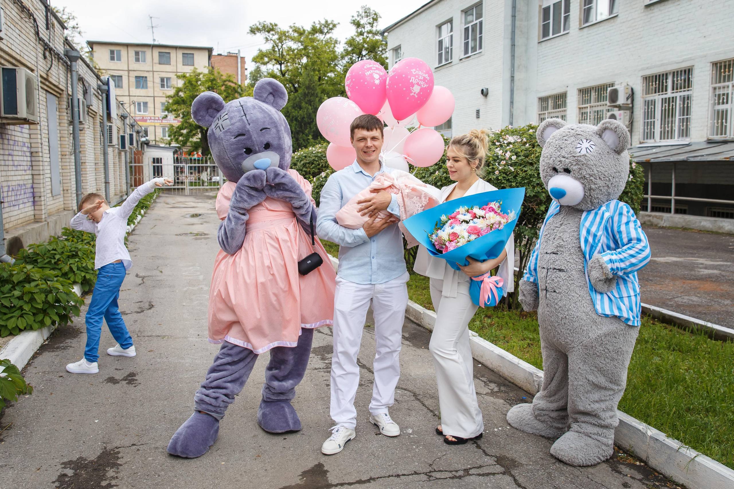 Выписка Евы из роддома ЦГБ. Семейный и детский фотограф в Ростове-на-Дону