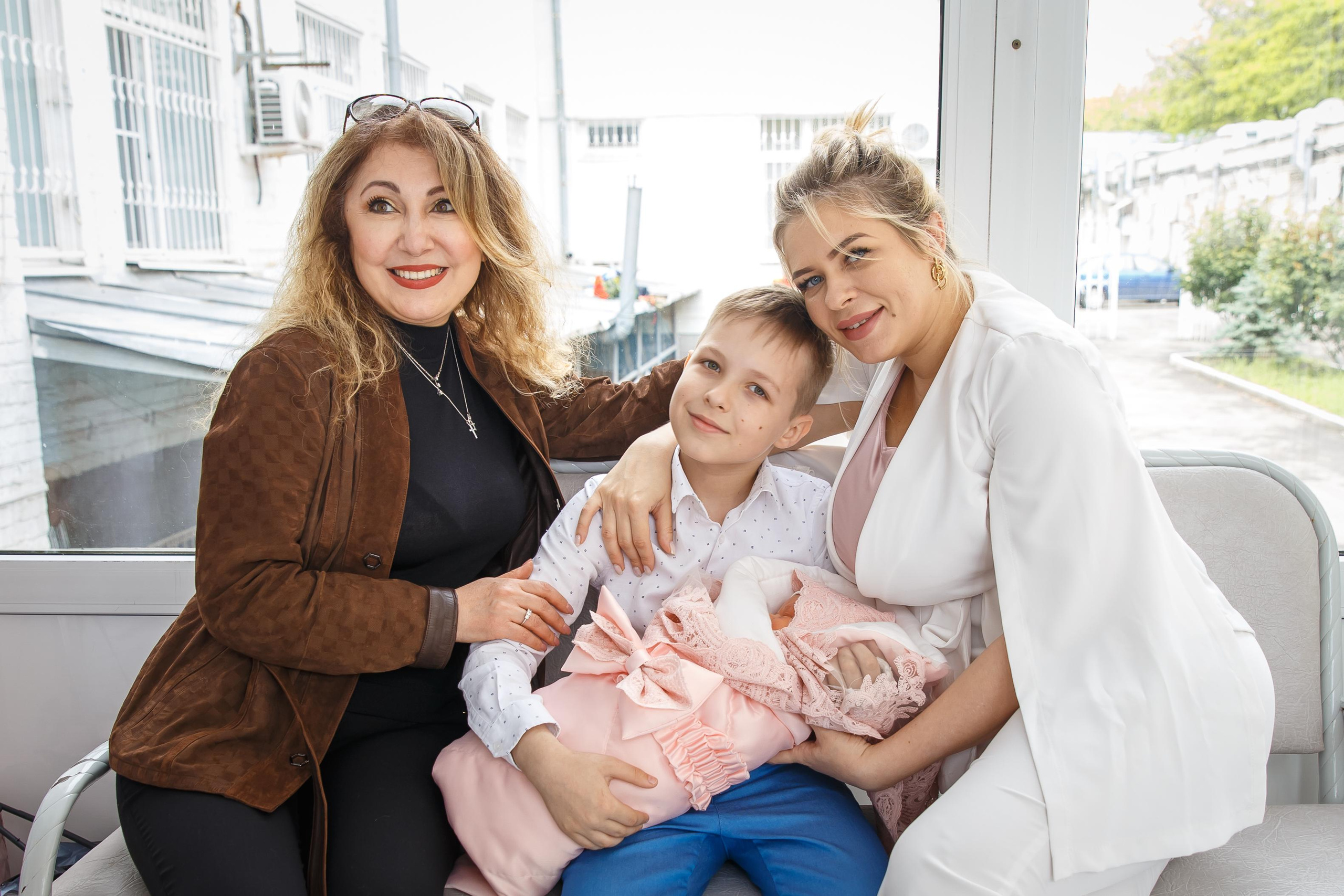 Выписка Евы из роддома ЦГБ. Семейный и детский фотограф в Ростове-на-Дону