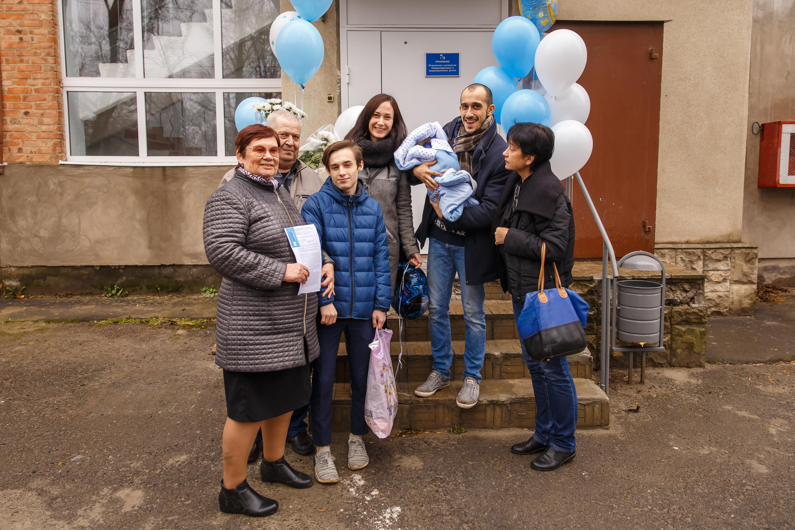 Выписка из роддома с домашней частью. Семейный и детский фотограф в Ростове-на-Дону