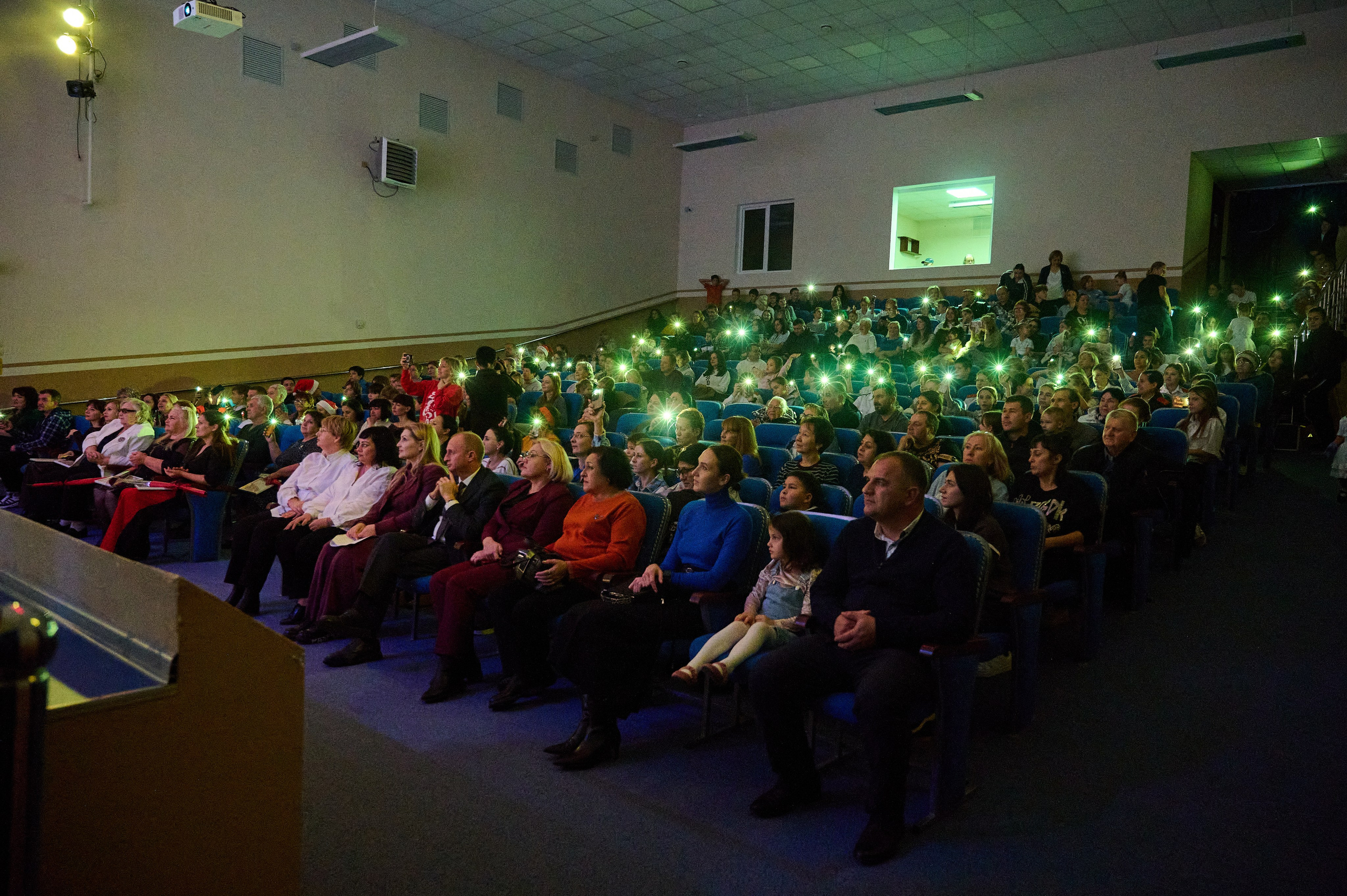 Коцерт НГ В ДК Марьина Роща. Жизнь курорта Кабардинка в фотографиях