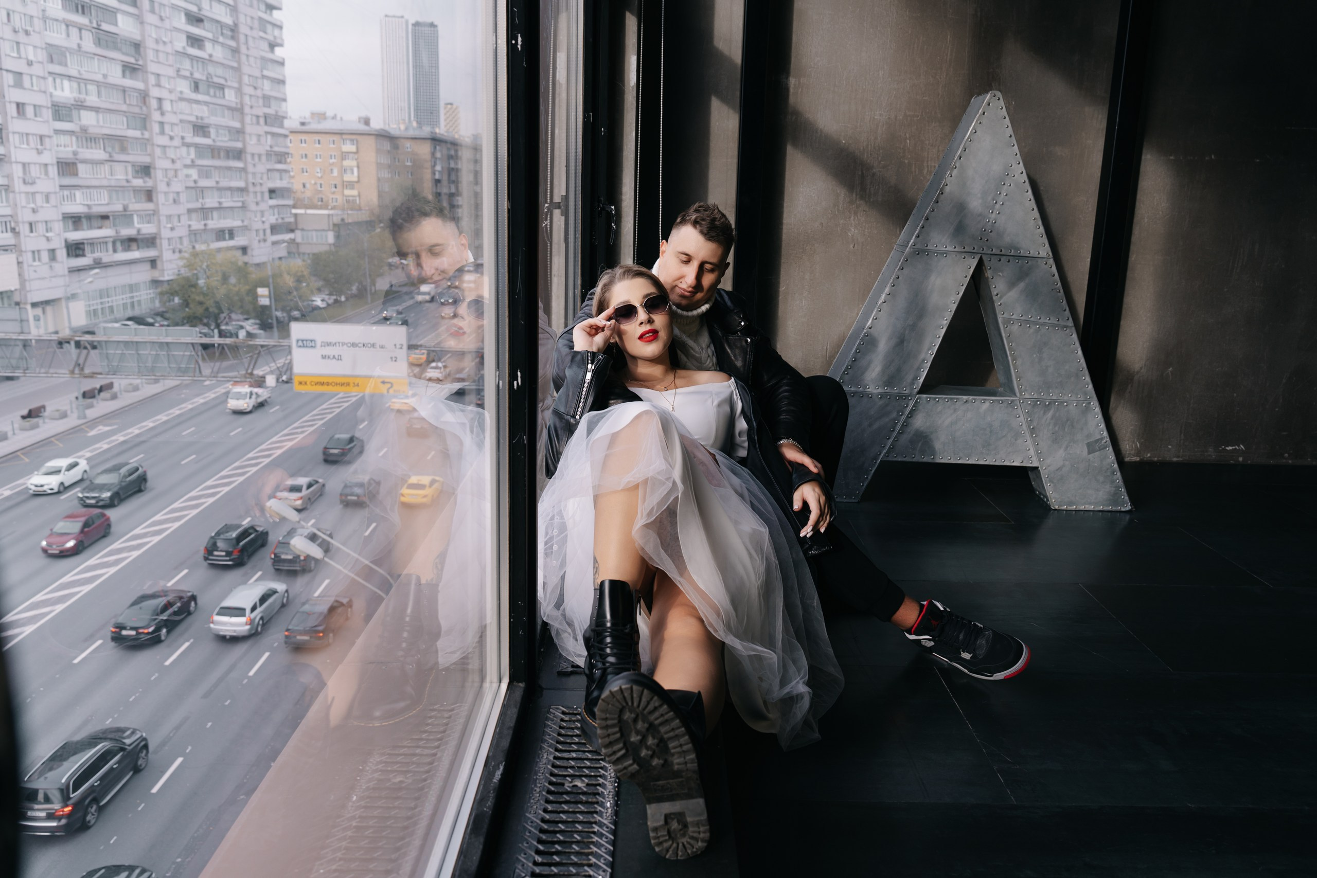 Love Story для молодоженов в фотостудии Cross Studio