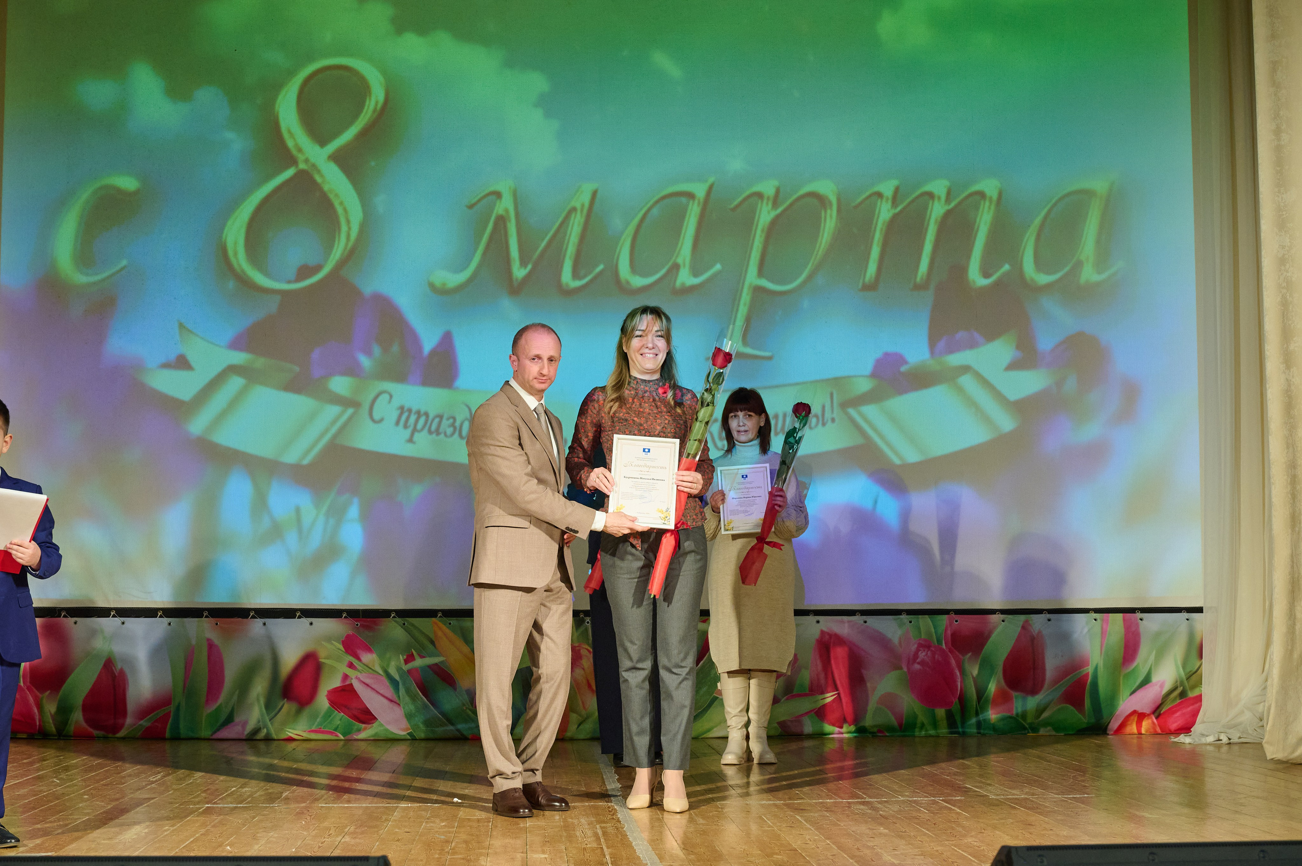 8 марта ДК Кабардинка. Жизнь курорта Кабардинка в фотографиях