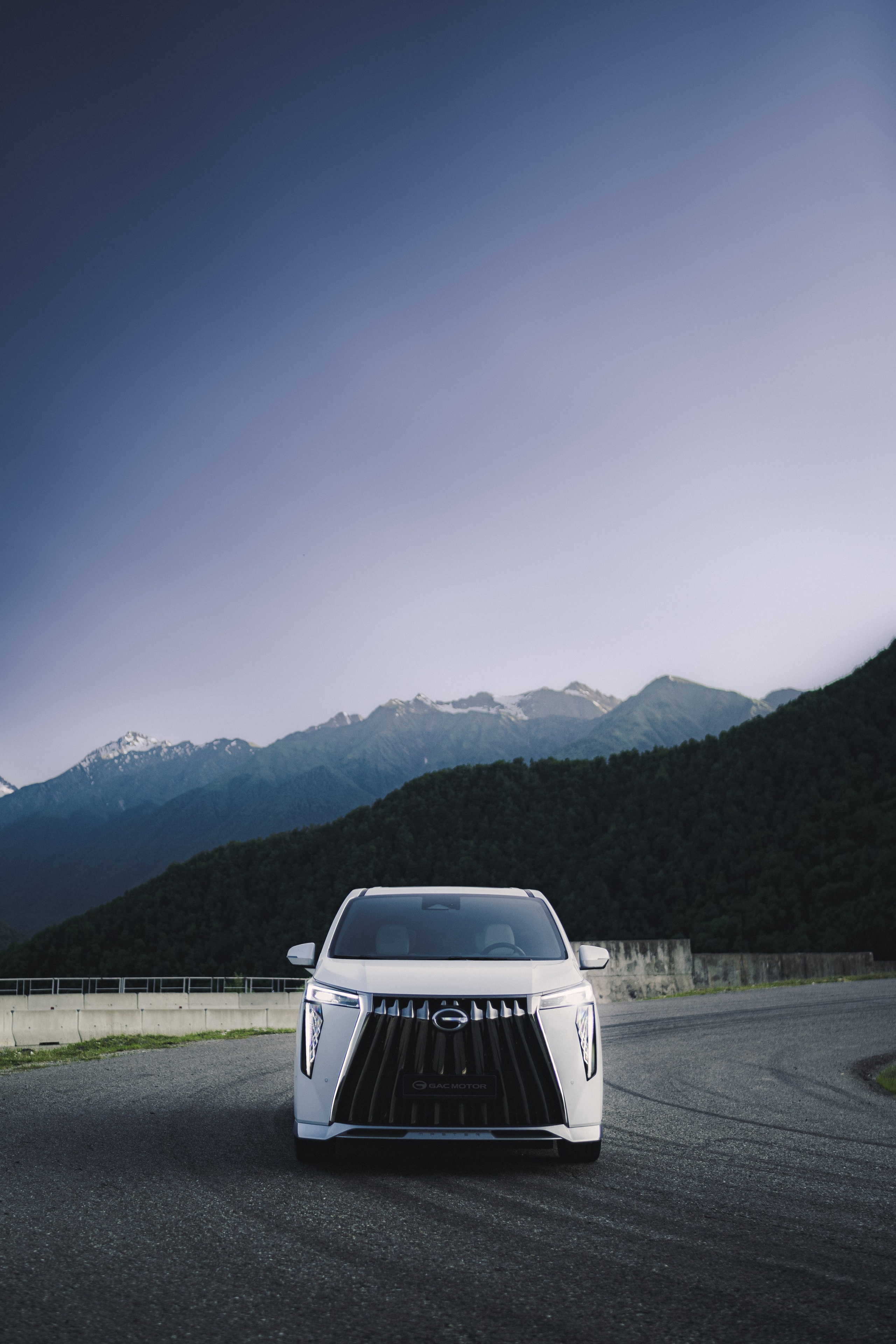 Сотрудничество с GAC Motor. Флагманы модельного ряда 2025: M8 & GS8 Dragon HEV. Фотограф Илья К. в Москве