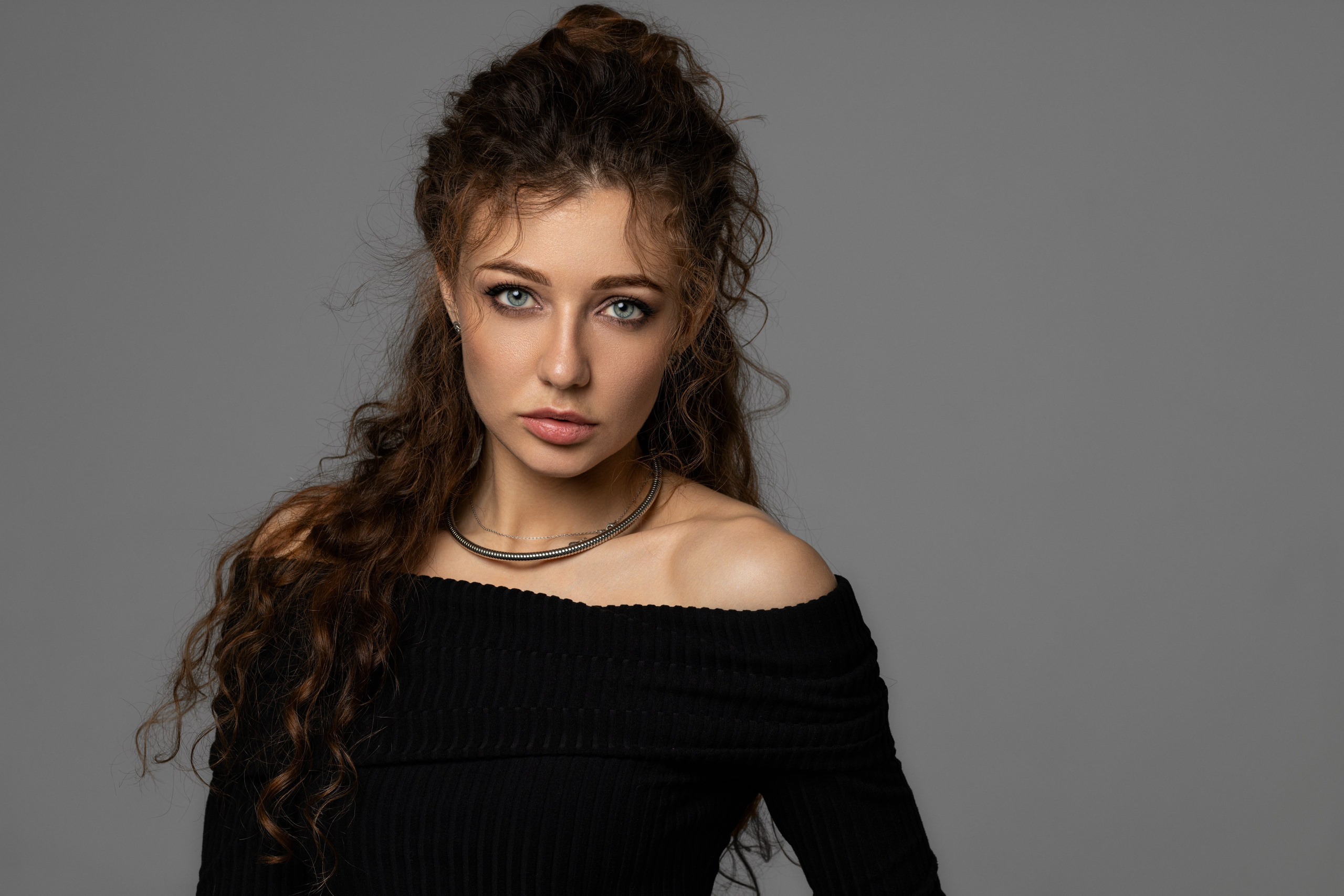 Студийная съемка на циклораме с испульсным светом с Дианой для «себя». Дмитрий Шульгин, портретный фотограф в Воронеже