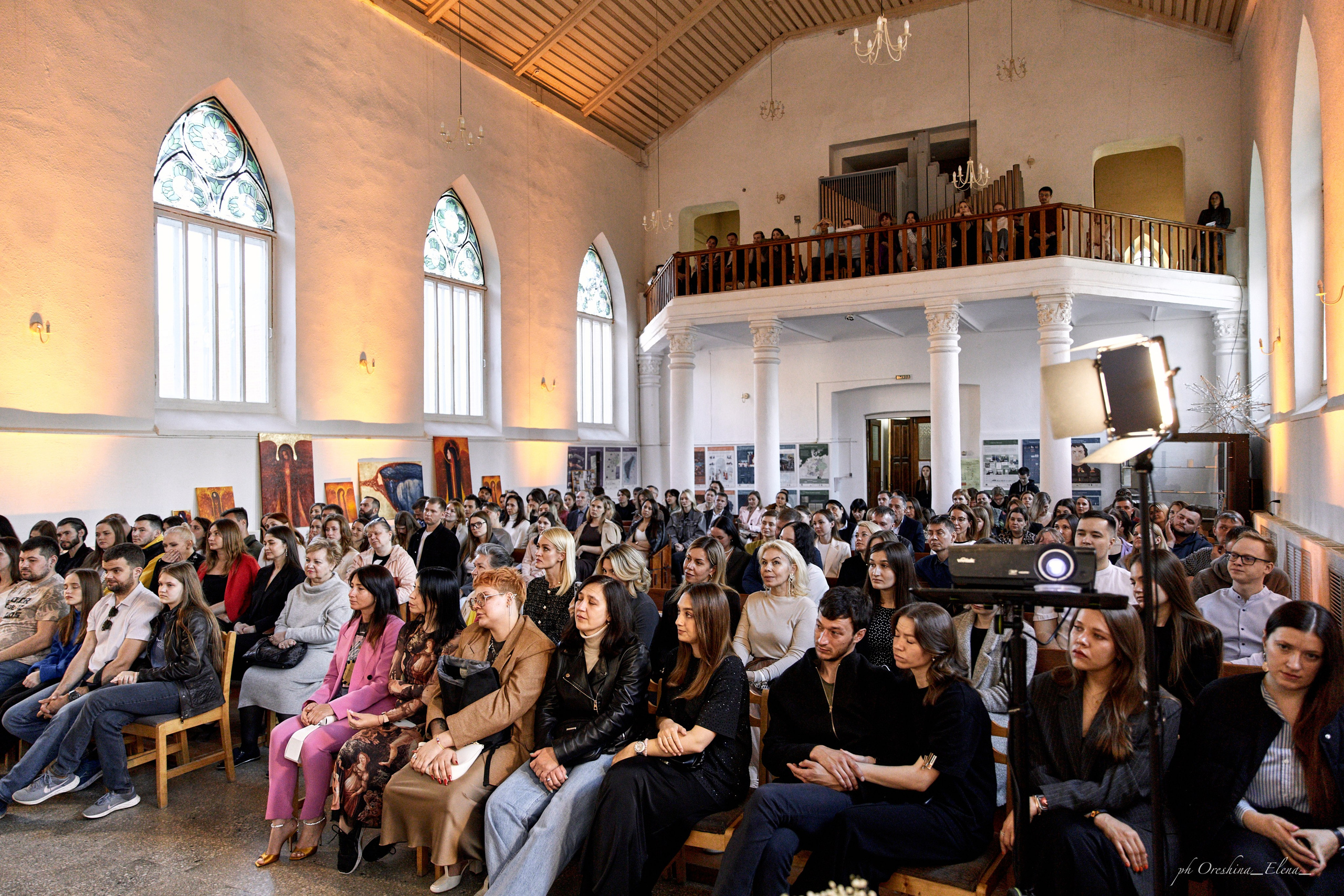 Концерт Дениса Стельмаха. Ульяновск, Евангелическо-Лютеранская церковь Св.Марии. Свадебный и семейный фотограф в Ульяновске Орешина Елена