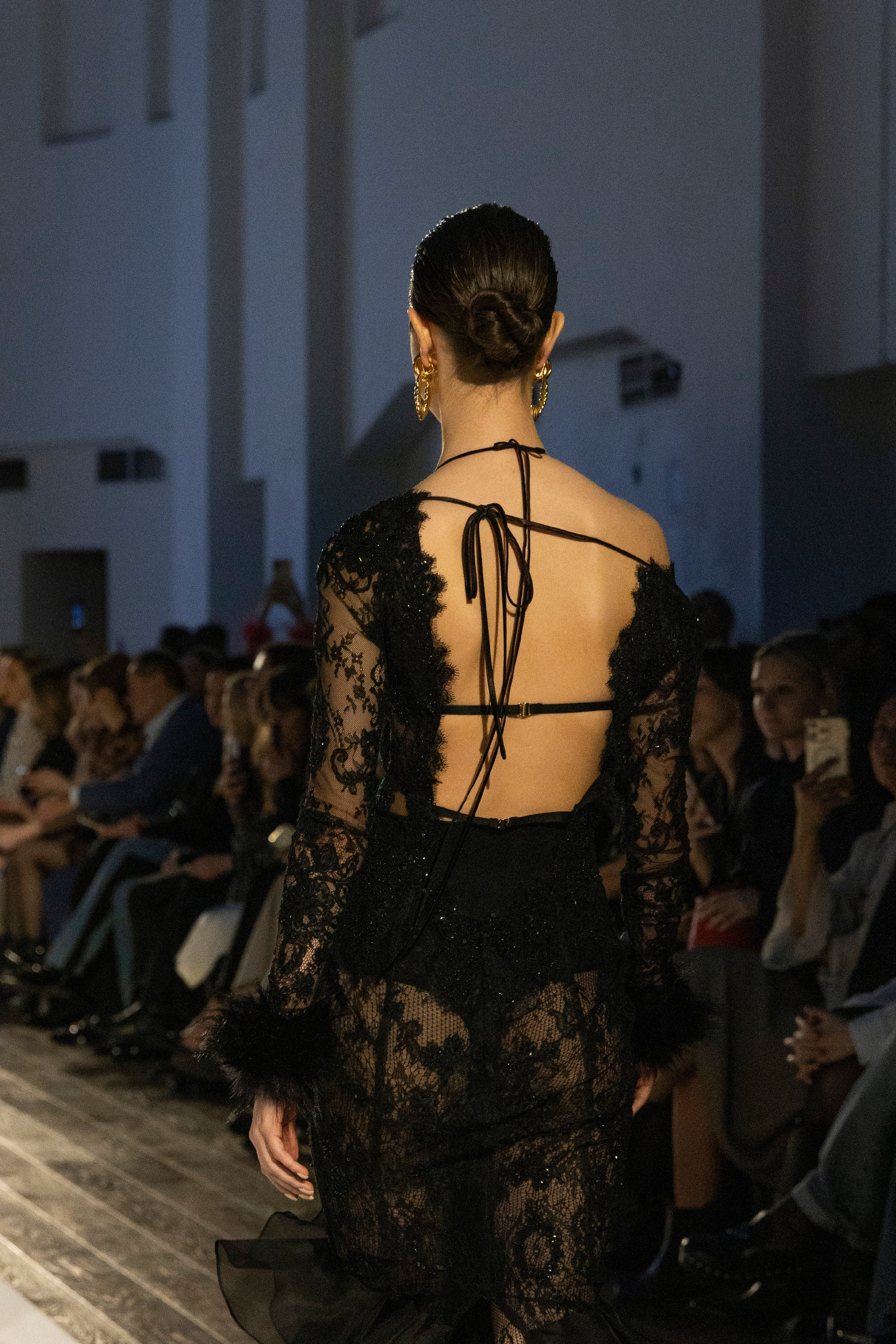 ДЛТ Собака.ru показ победителей конкурса «Новые имена в моде 2025». FOTOFAQ SKOOL г. Санкт-Петербург: очные, дистанционные и онлайн курсы фотографии