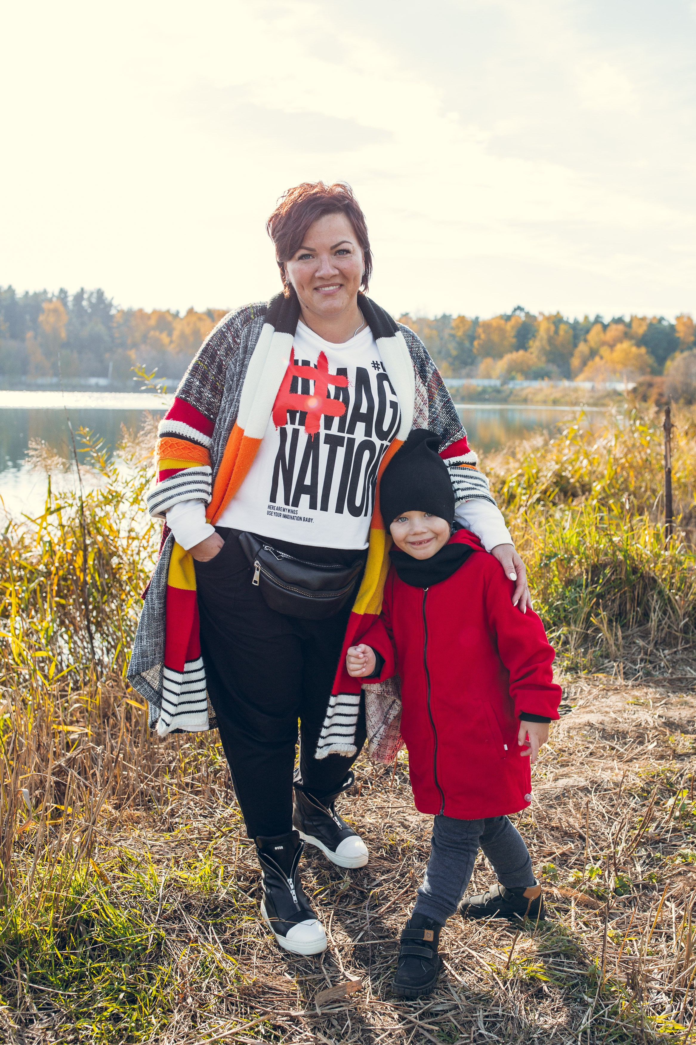 Фотопрогулка семьи в осеннем лесу. Фотограф — Евгений Свистков