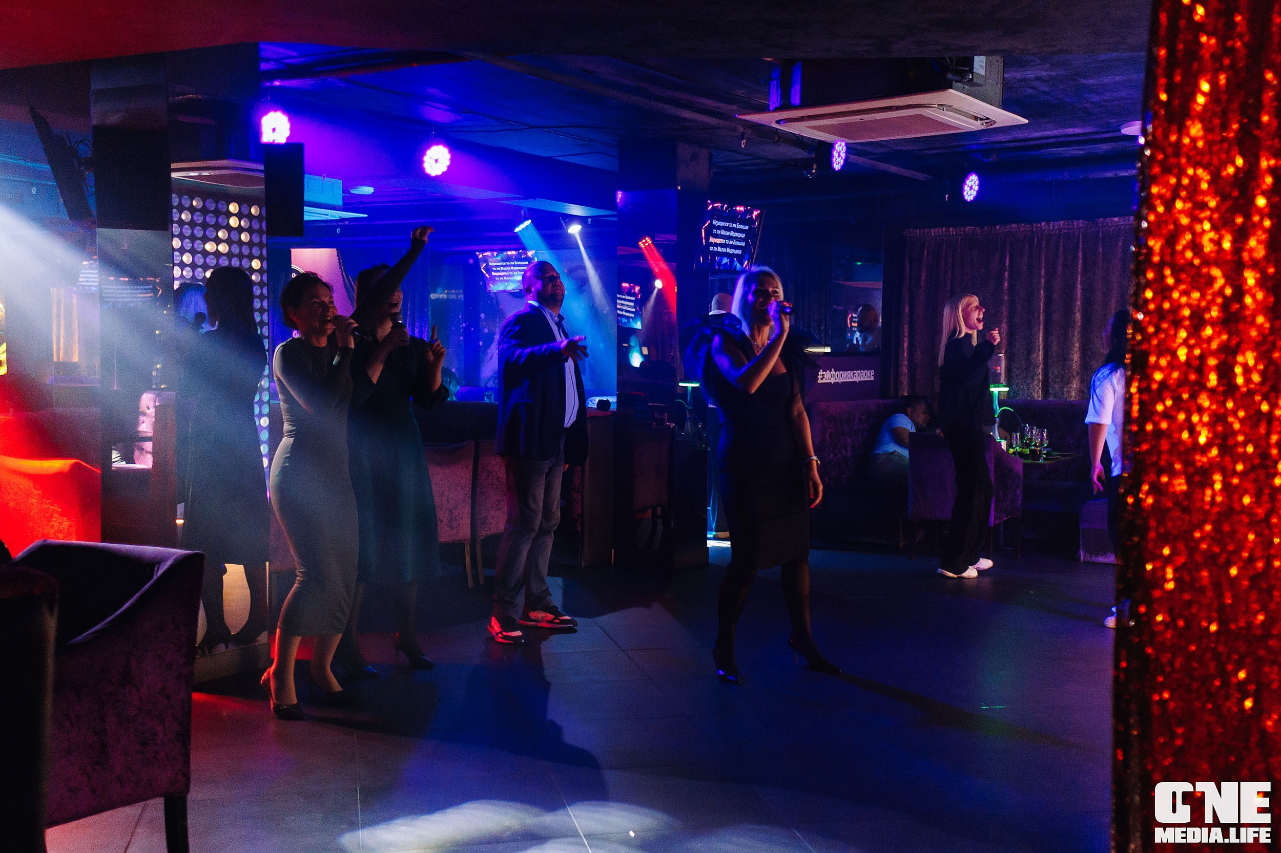 Фоторепортаж из караоке-клуба Эйфория. One Media Life: фоторепортажи, фотоотчеты с мероприятий и заведений