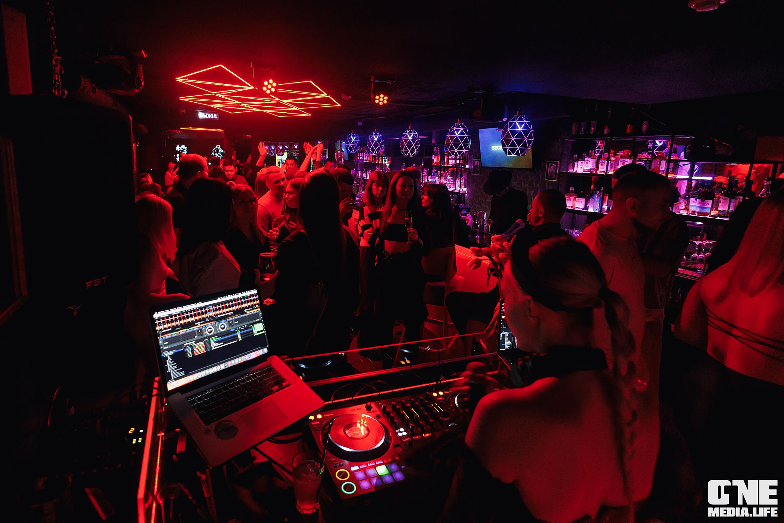 Фоторепортаж из бара Secret. One Media Life: фоторепортажи, фотоотчеты с мероприятий и заведений