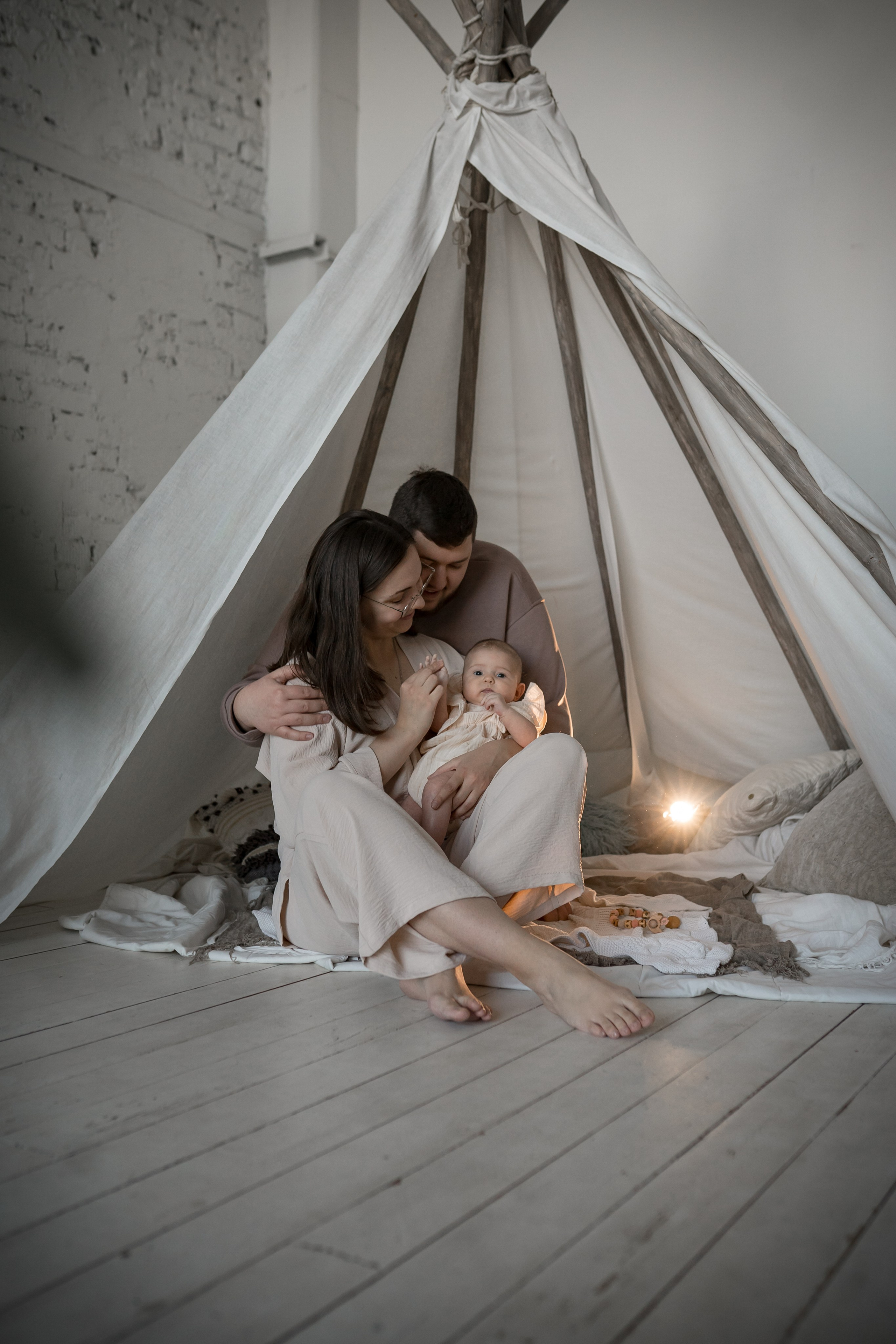 Семейная фотосъемка новорожденной. Фотограф Крещения и Венчания в Москве