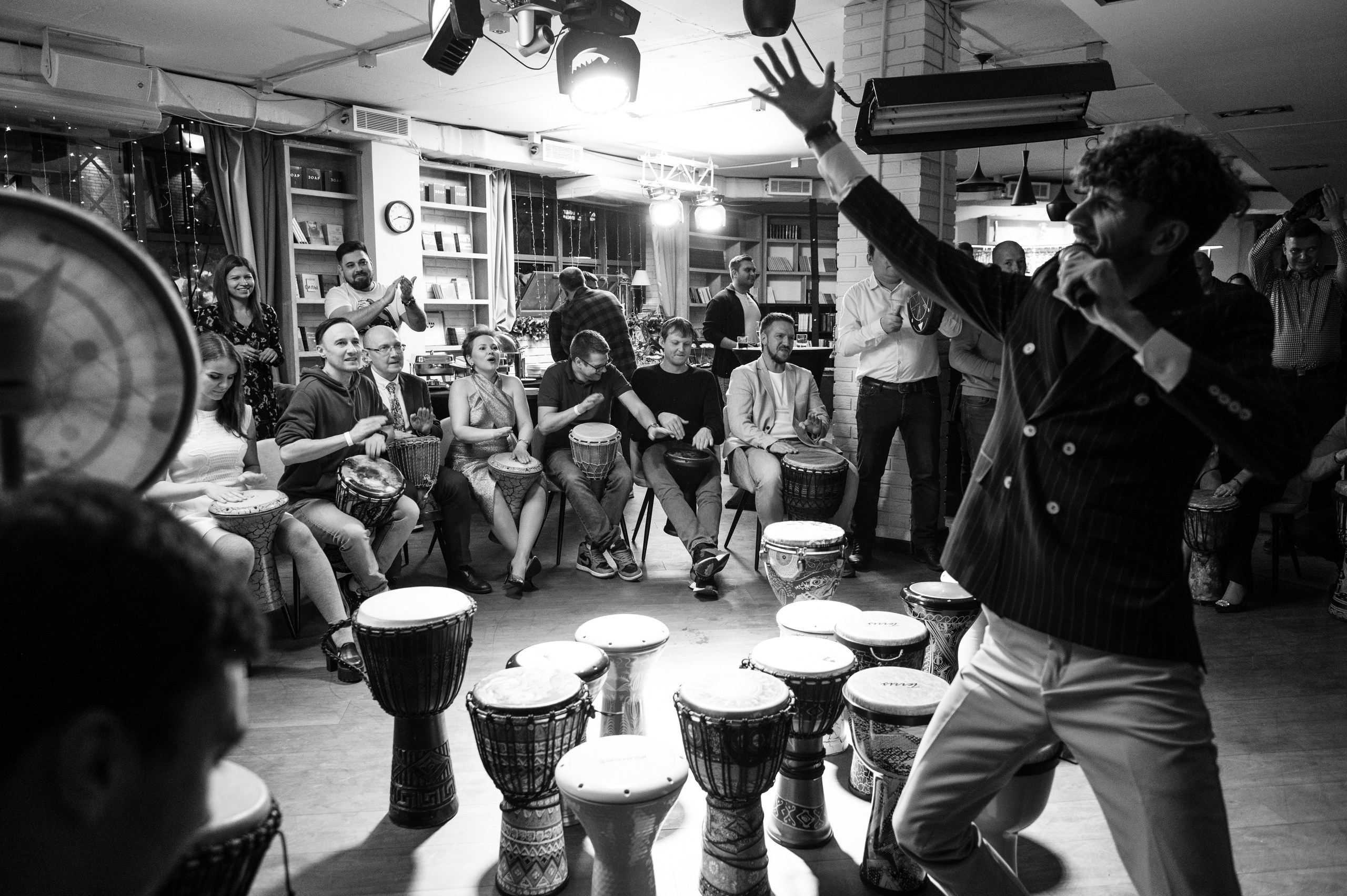 Веранда для проведения корпоратива, тимбилдинга по Ярославскому ш. Банкетный зал Веранда в Якушево у озера для свадеб, юбилеев, корпоративов. Официальный сайт