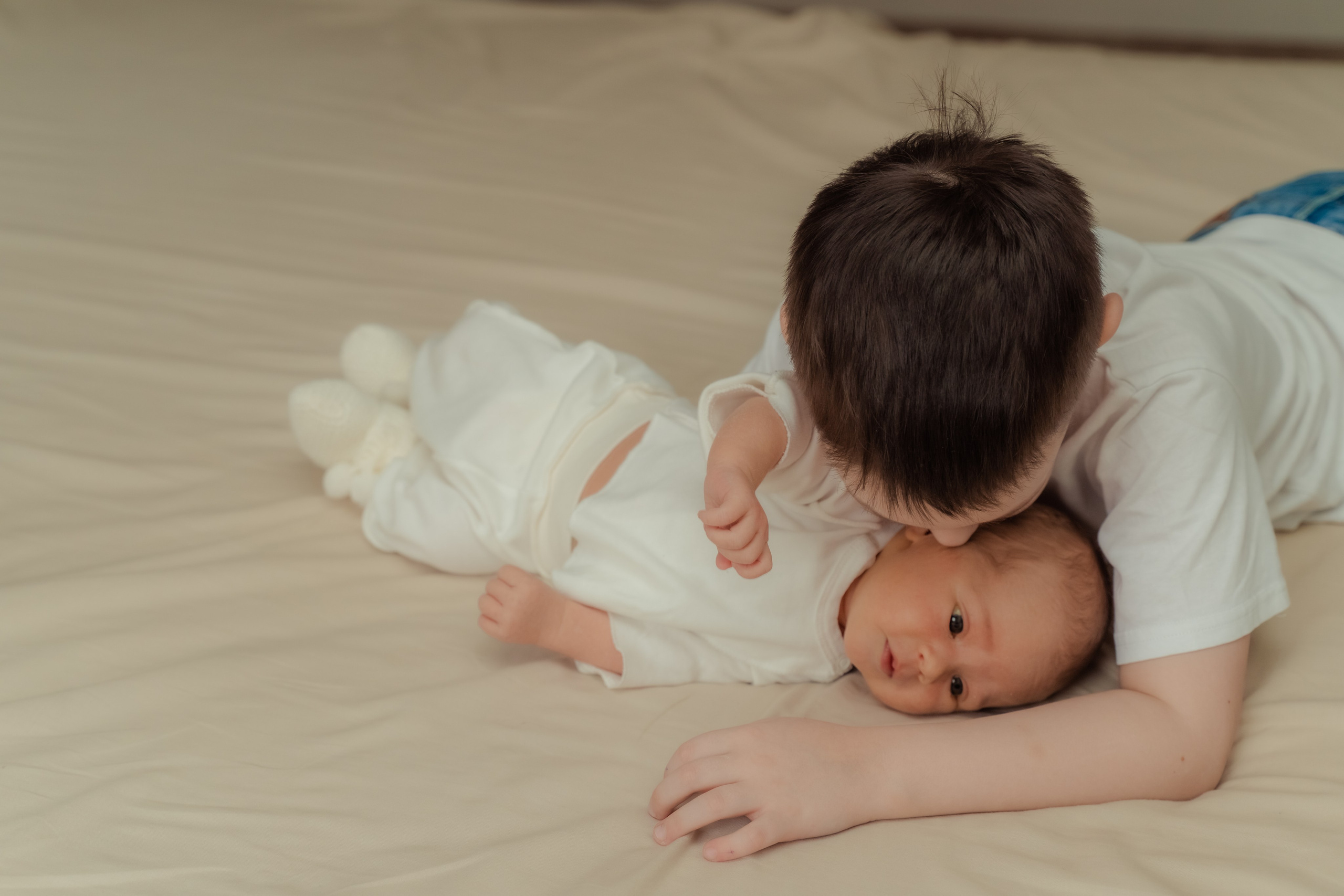 Фотосъемка новорожденного в минималистичном стиле