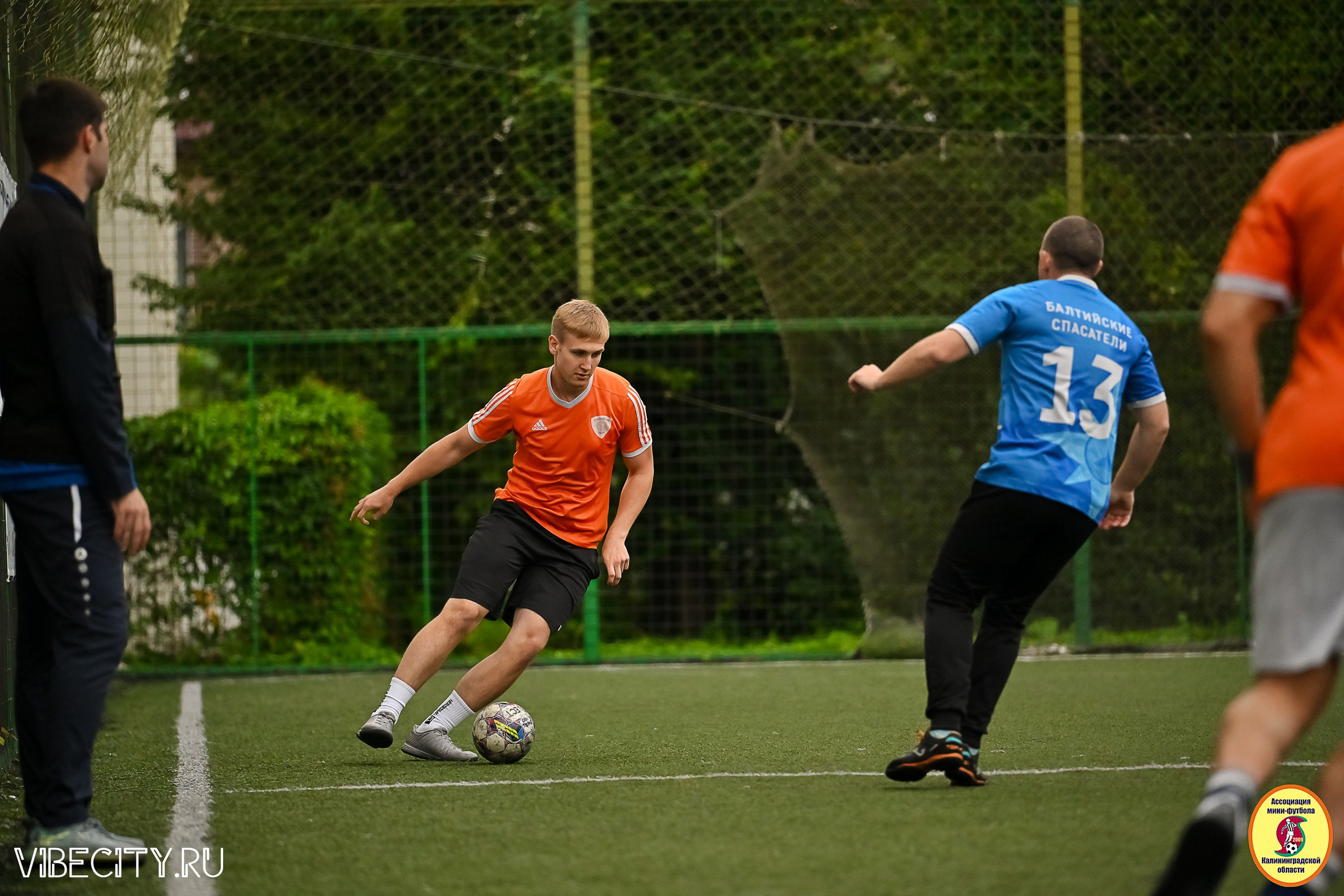 ИГРЫ МИНИ-ФУТБОЛЬНОЙ И КОРПОРАТИВНОЙ ЛИГИ. VIBECITY.RU Вайб Сити Ру Фоторепортажи Фотоотчеты Калининград