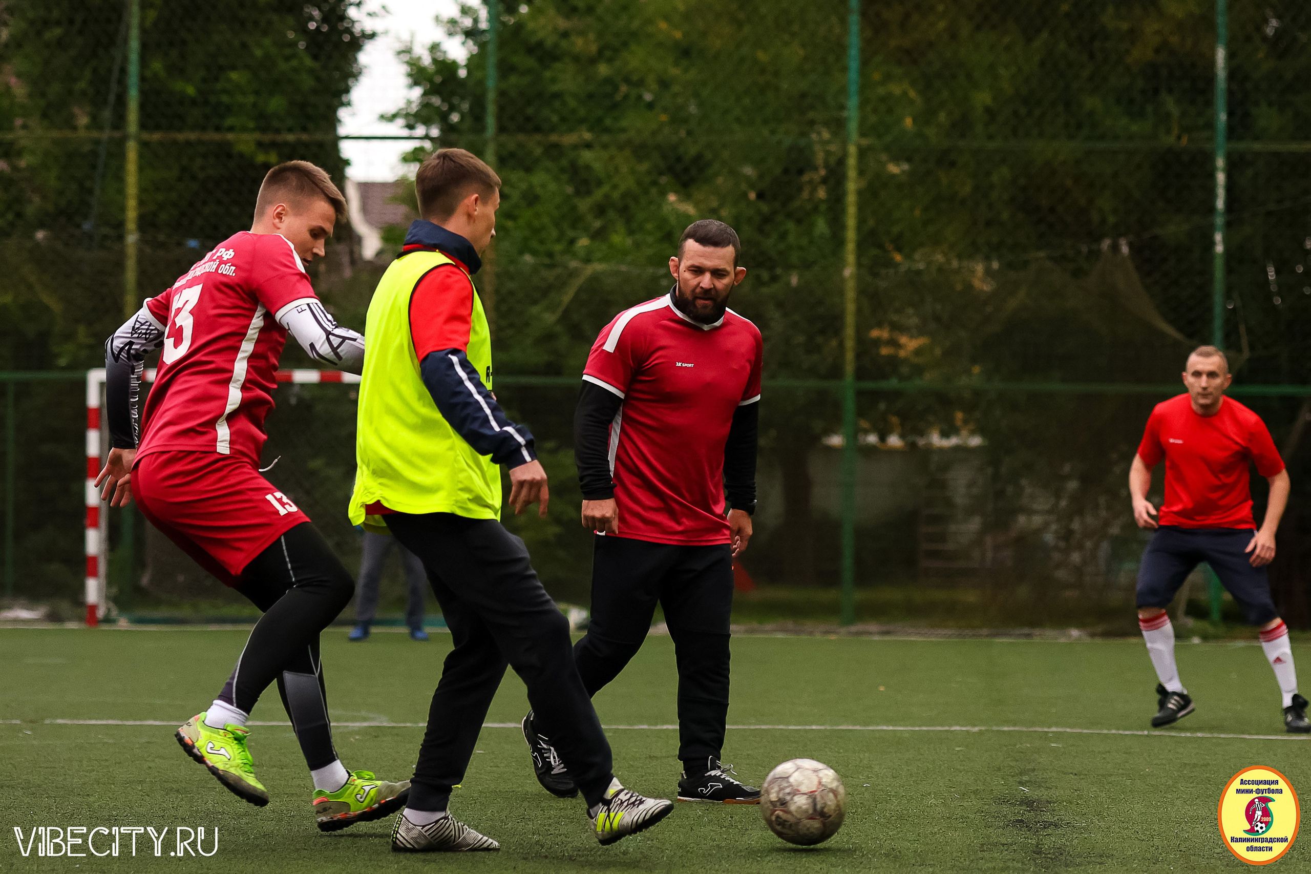 ИГРЫ МИНИ-ФУТБОЛЬНОЙ И КОРПОРАТИВНОЙ ЛИГИ. VIBECITY.RU Вайб Сити Ру Фоторепортажи Фотоотчеты Калининград