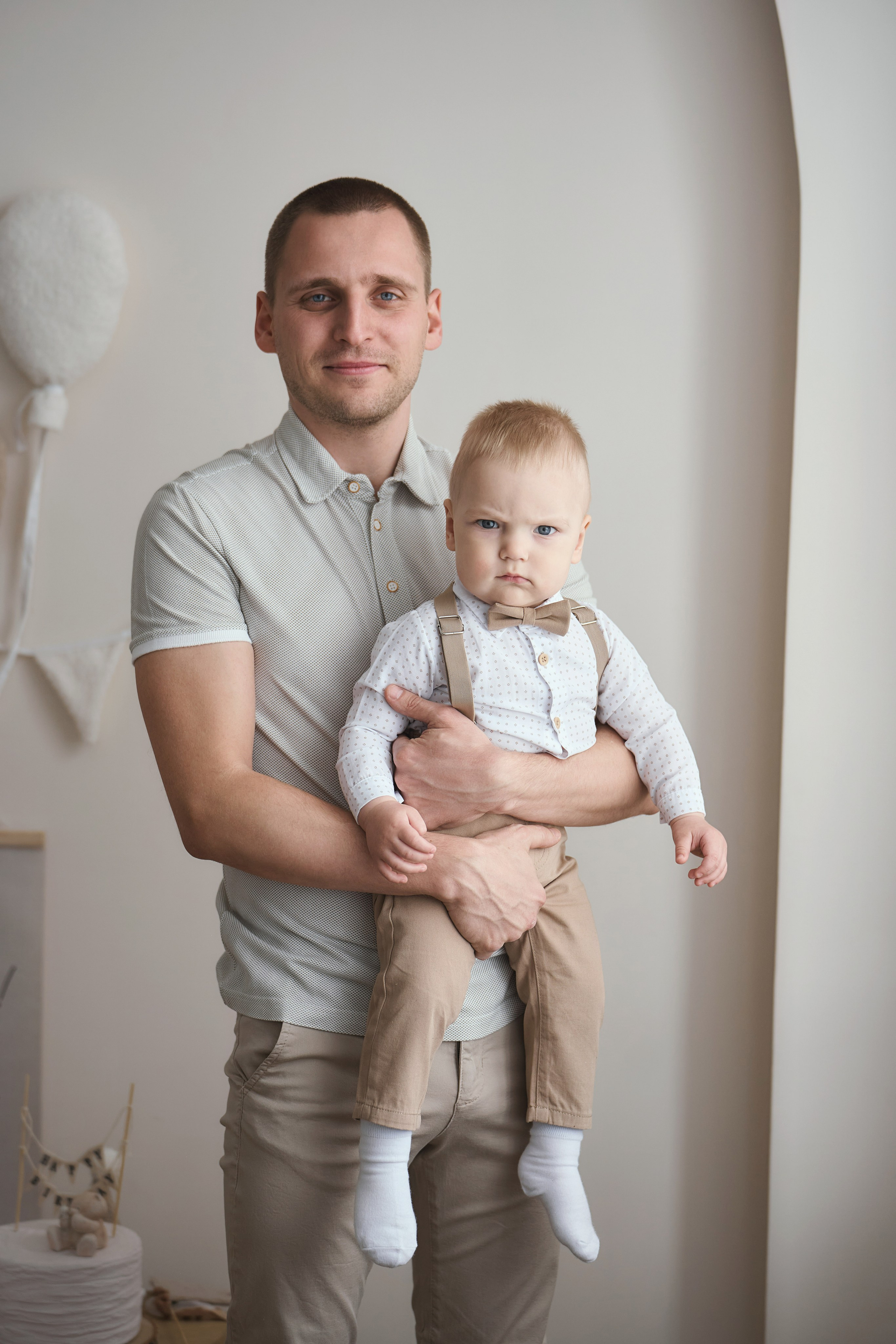 Семейная фотосессия в студии с детьми. Семейный фотограф Евгений Опарин