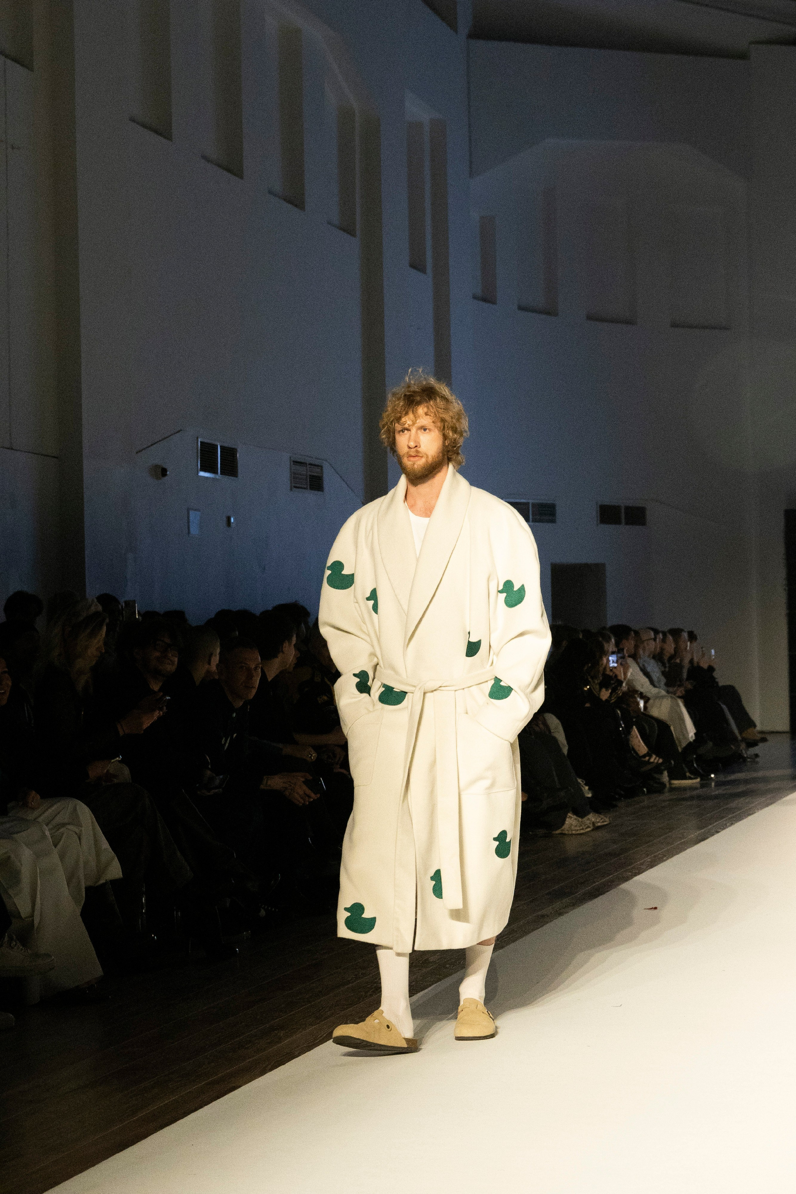 ДЛТ Собака.ru показ победителей конкурса «Новые имена в моде 2025». FOTOFAQ SKOOL г. Санкт-Петербург: очные, дистанционные и онлайн курсы фотографии