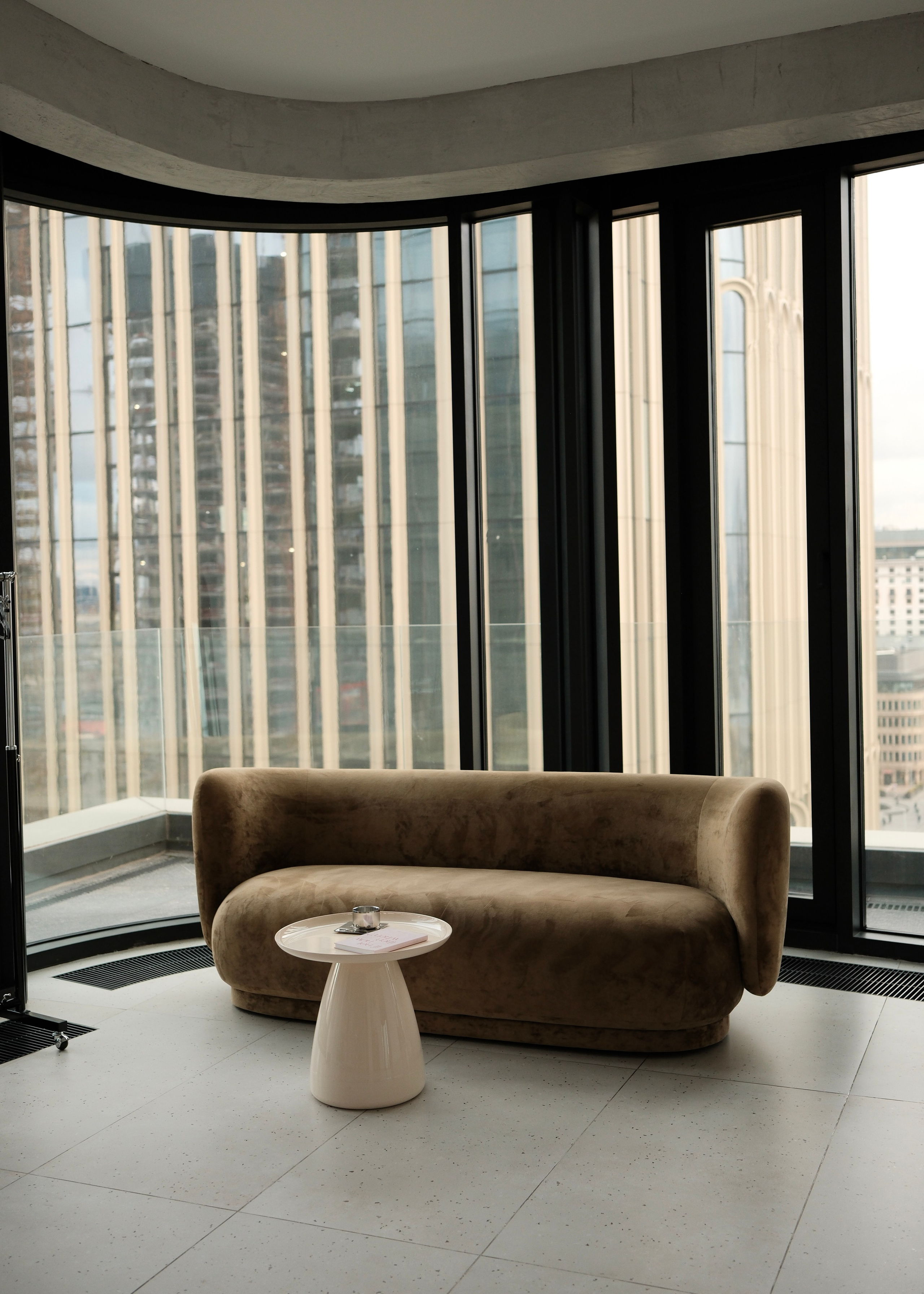 Слава с главной. Фотостудия Jam