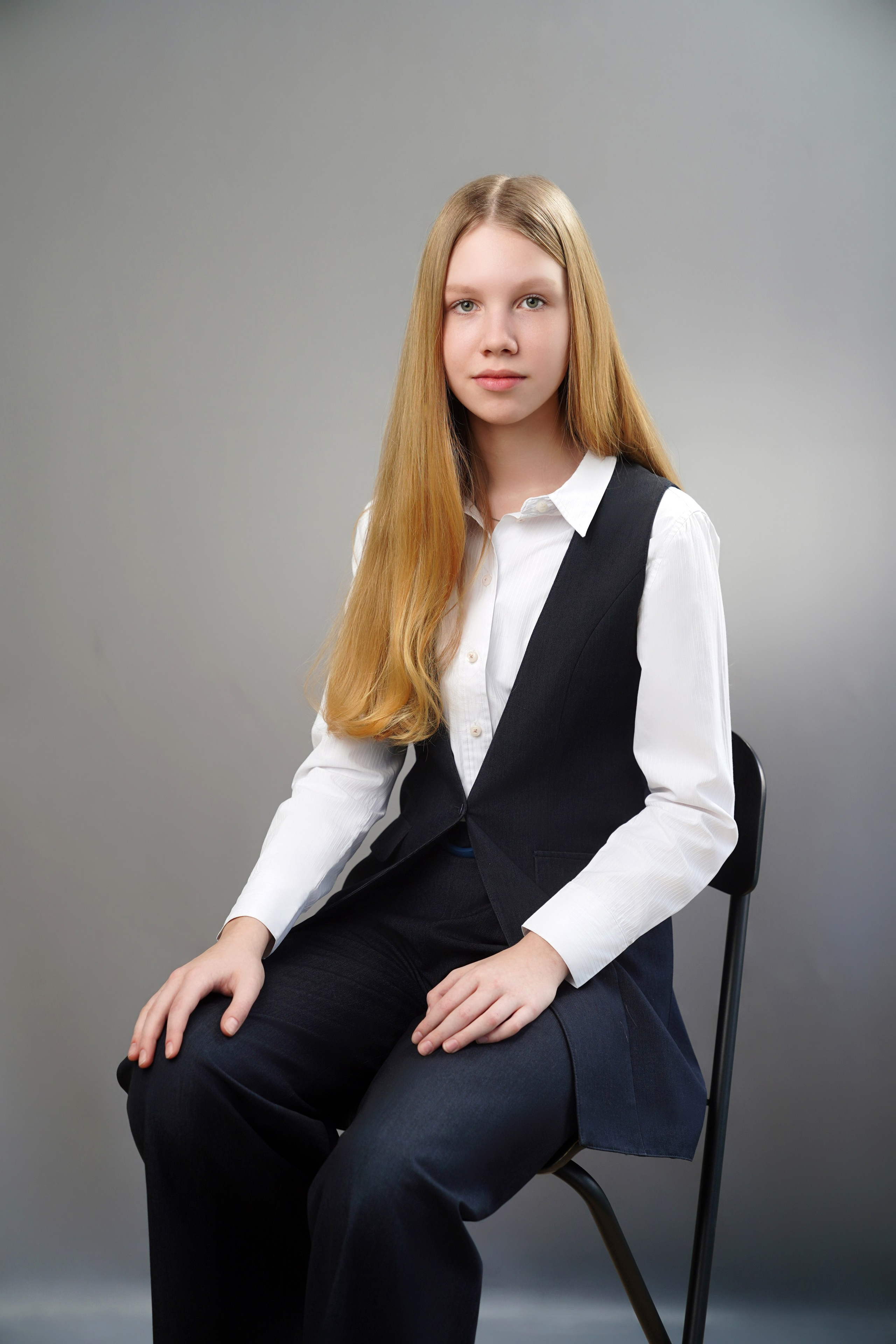 Стиль портрета в студии. GOTRA — выпускные альбомы в Тюмени