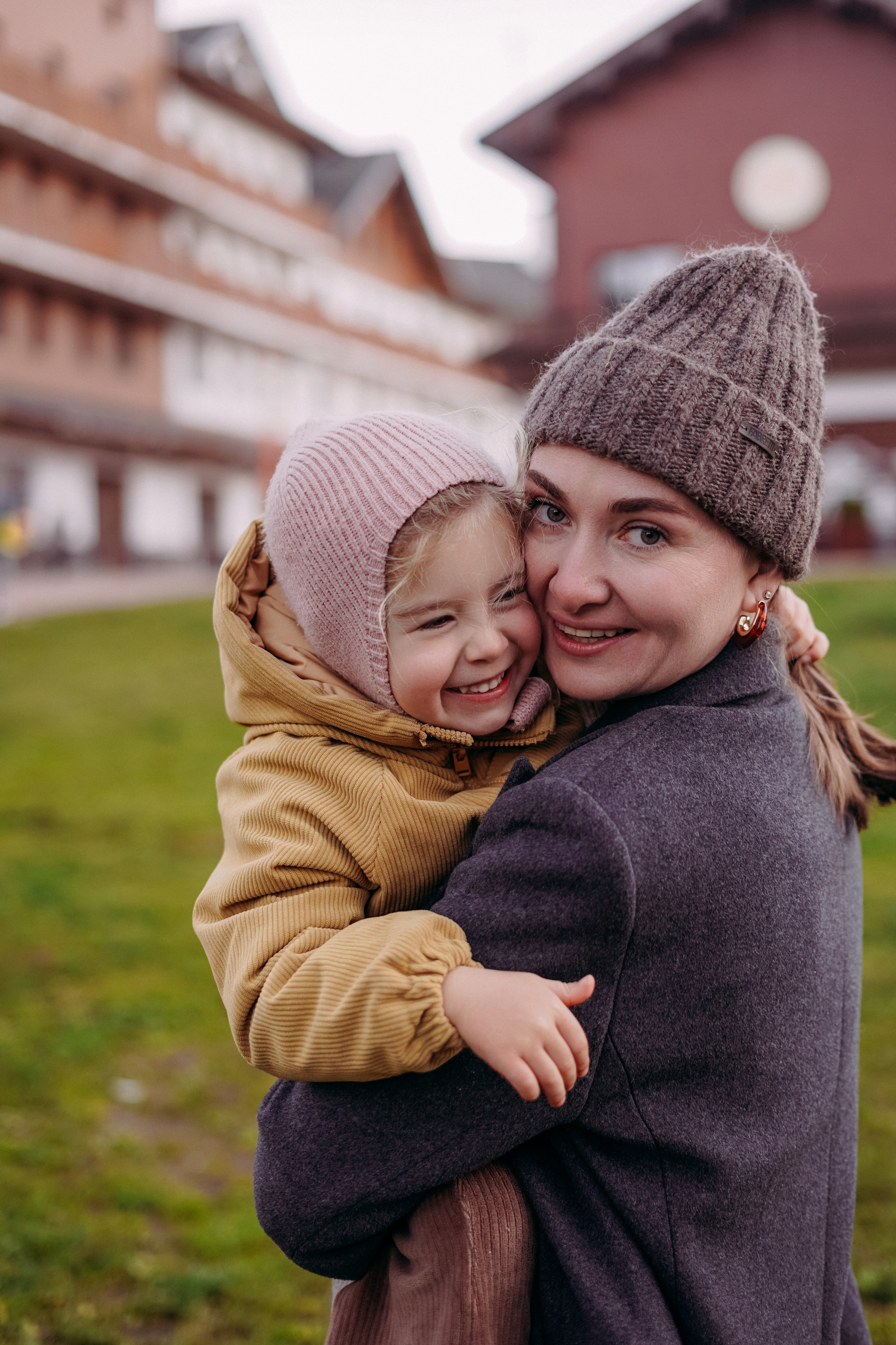 Алексей, Анна и Валентина в Горной Олимпийской деревне. Фотограф в Сочи и Абхазии | Фототуры | September Air