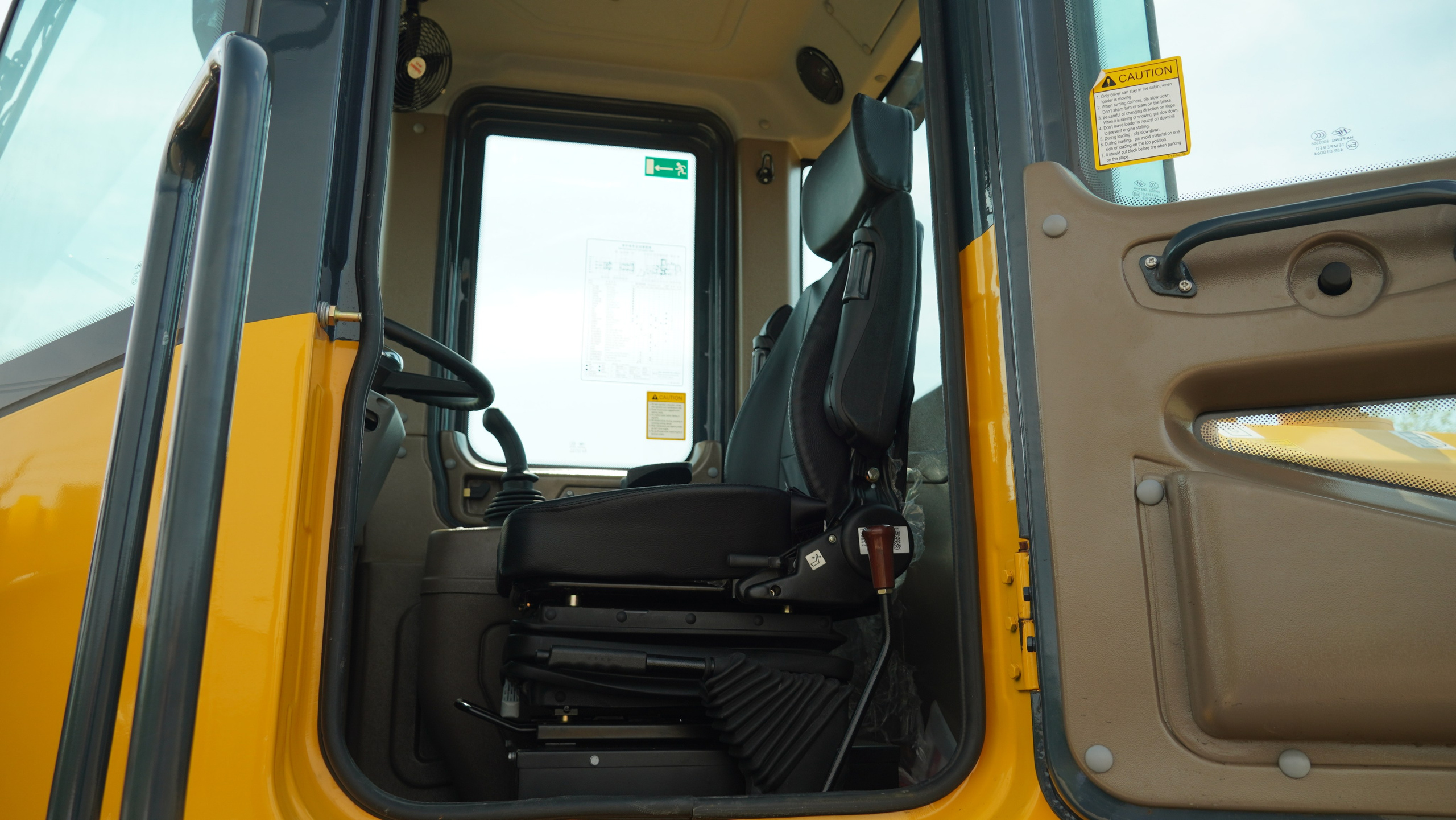 Фото фронт.погр. 936. Продажа и обслуживание грузовой техники и спецтехники в г. Новосибирск компания СТИ