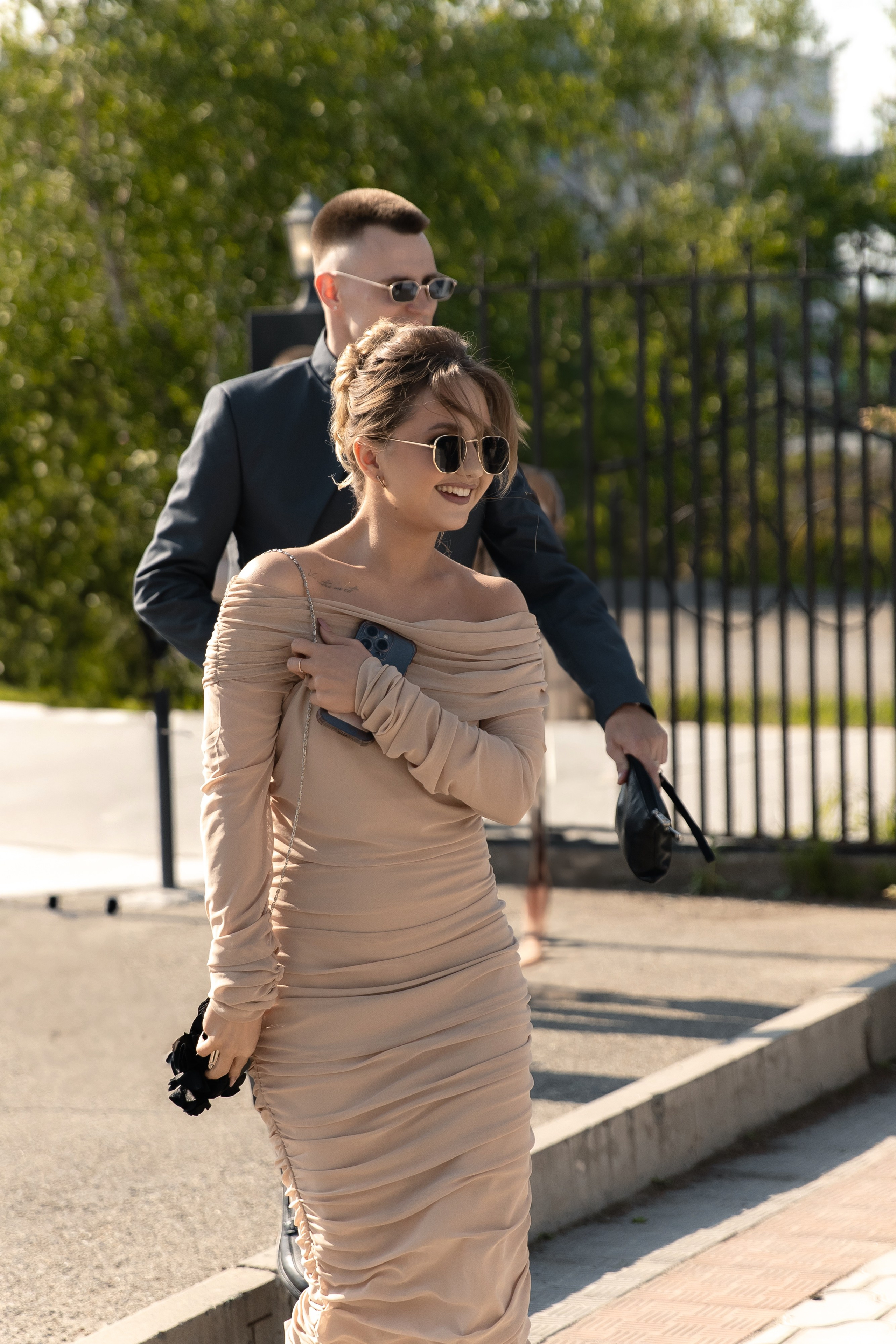 Я создаю профессиональные фотографии, которые сохраняют эмоции, детали и атмосферу вашего праздника. Свадебный фотограф во Владивостоке