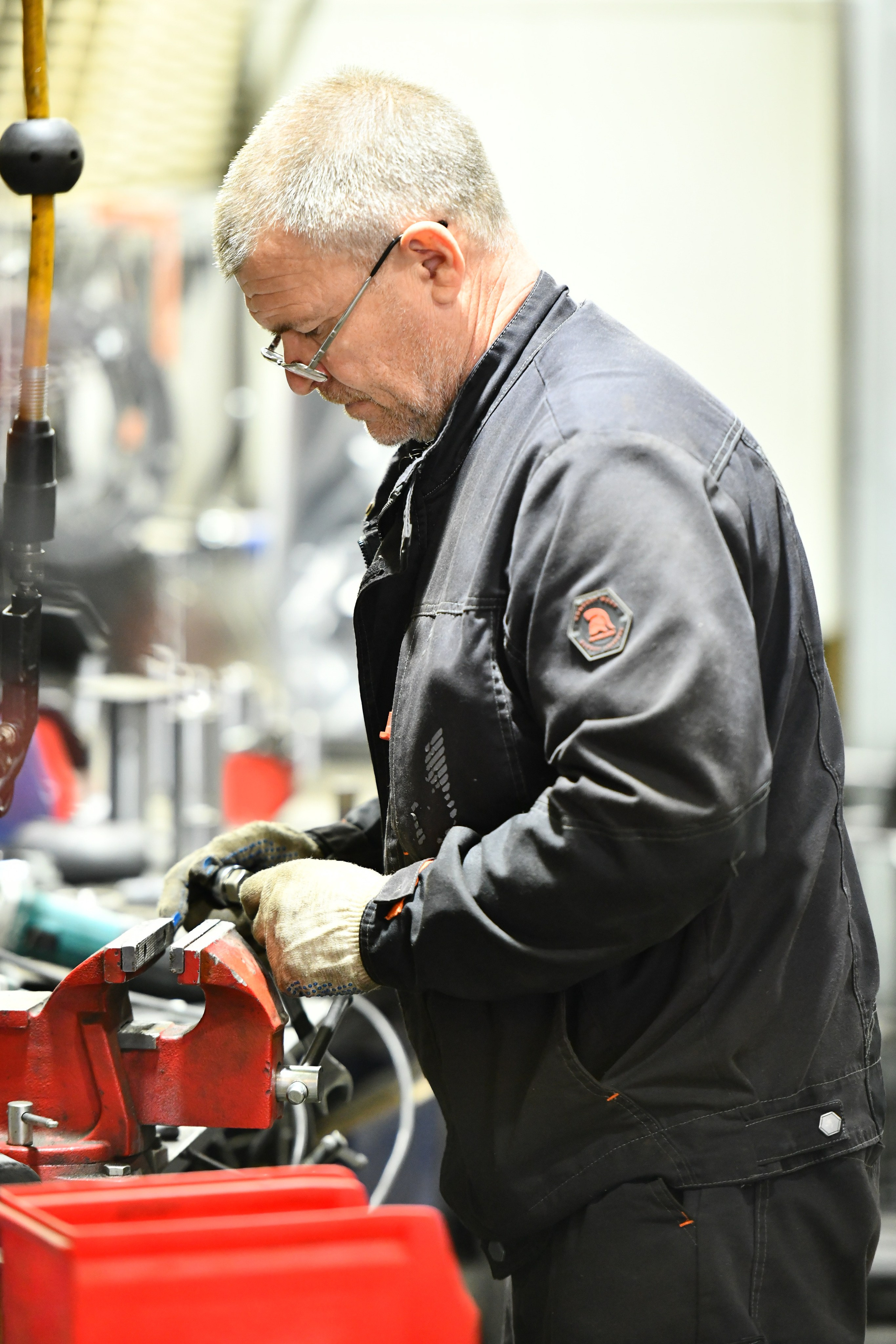 Репортаж с экскурсии на Завод ТРОМ. Репортажный и семейный фотограф — Шелихов Сергей