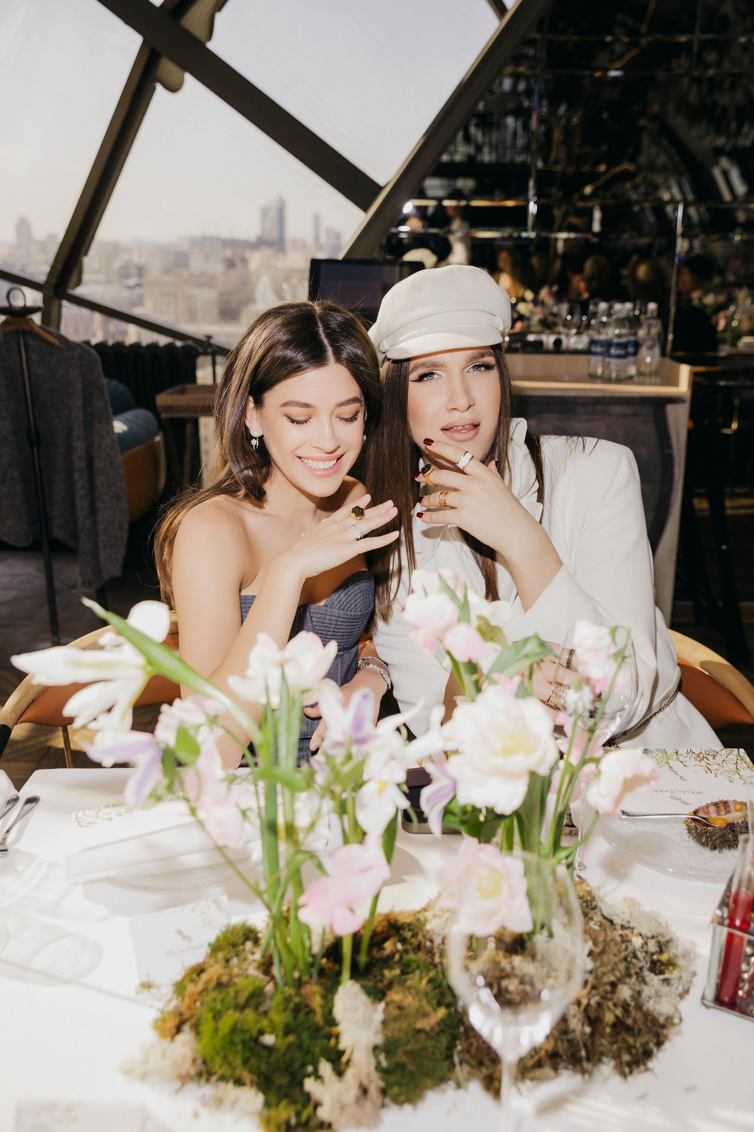 Алена Бердова и Алексей Жидковский на весеннем бранче в ресторане Белый Кролик