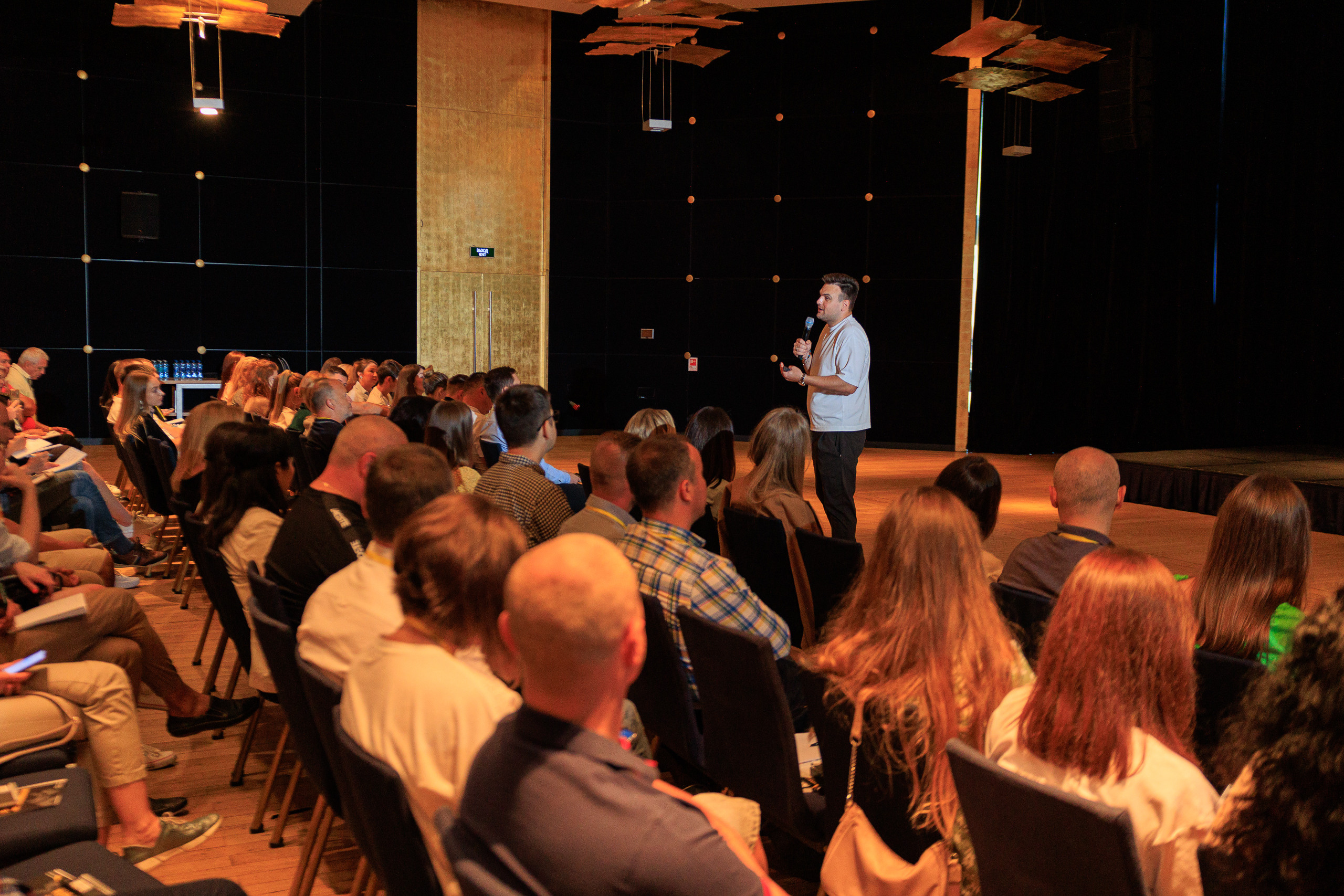 Фотограф на корпоратвиное мероприятие. Контент для бизнеса в Екатеринбурге Полдень Медиа