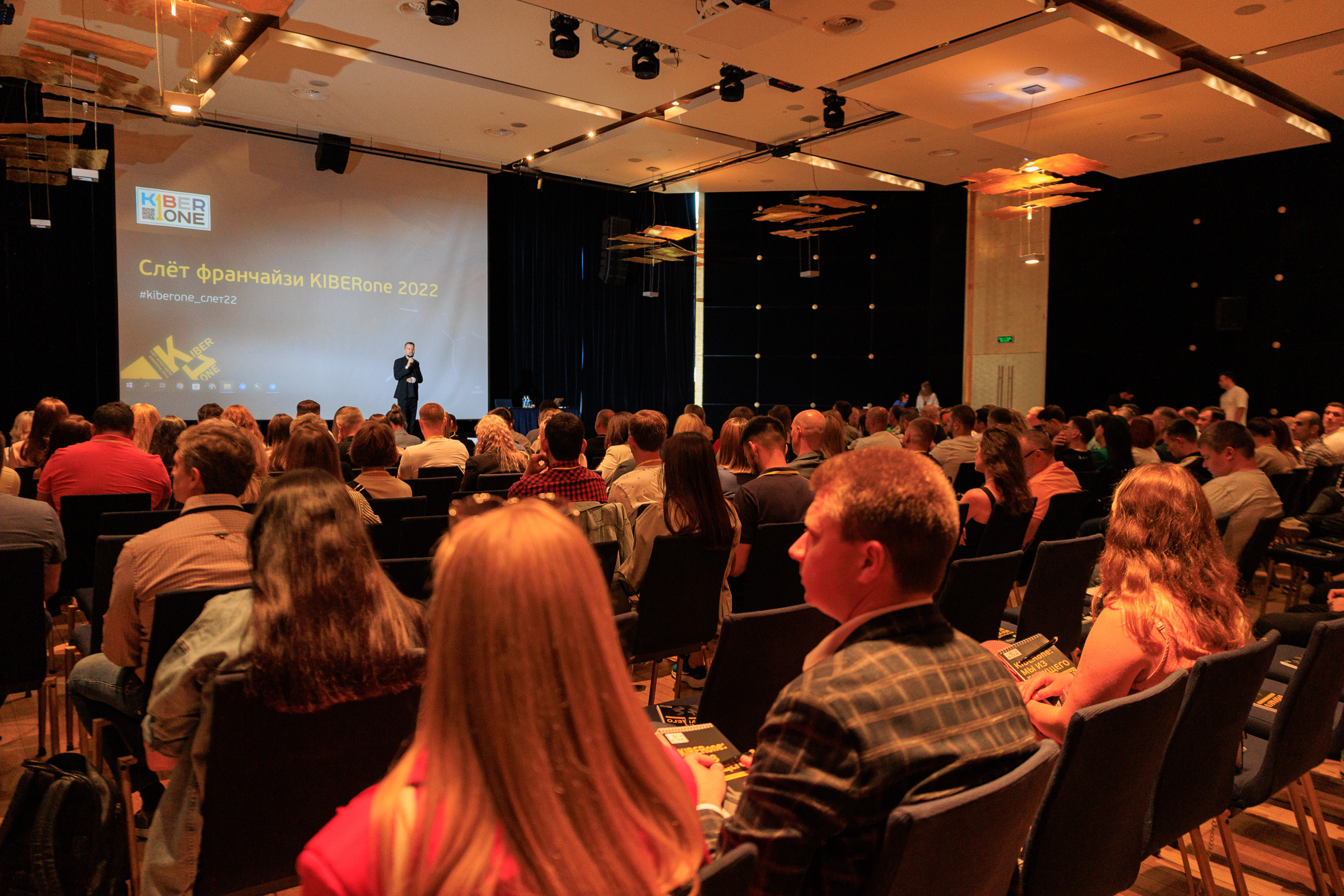 Фотограф на корпоратвиное мероприятие. Контент для бизнеса в Екатеринбурге Полдень Медиа