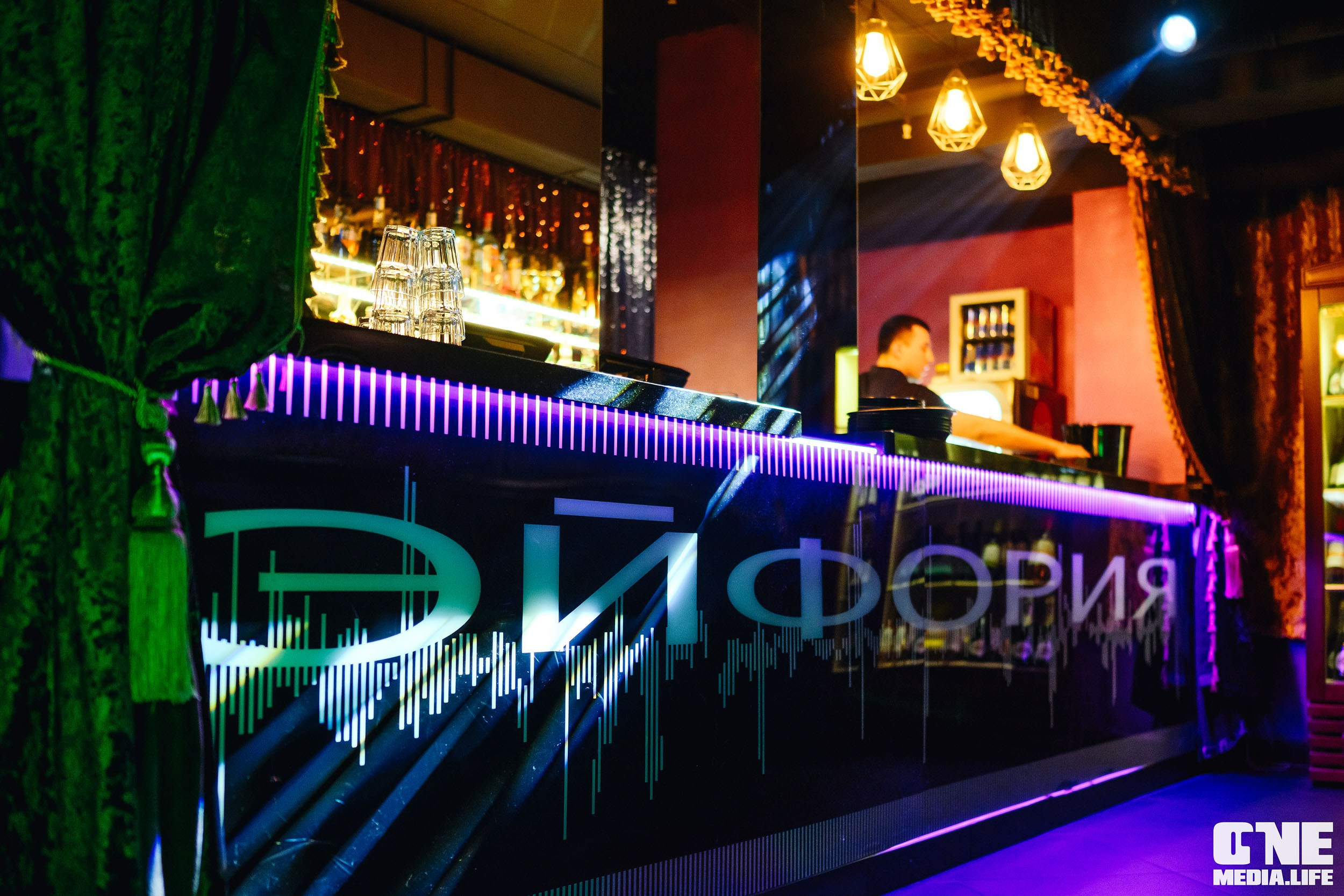 Фотоотчет из караоке-клуба Эйфория. One Media Life: фоторепортажи, фотоотчеты с мероприятий и заведений