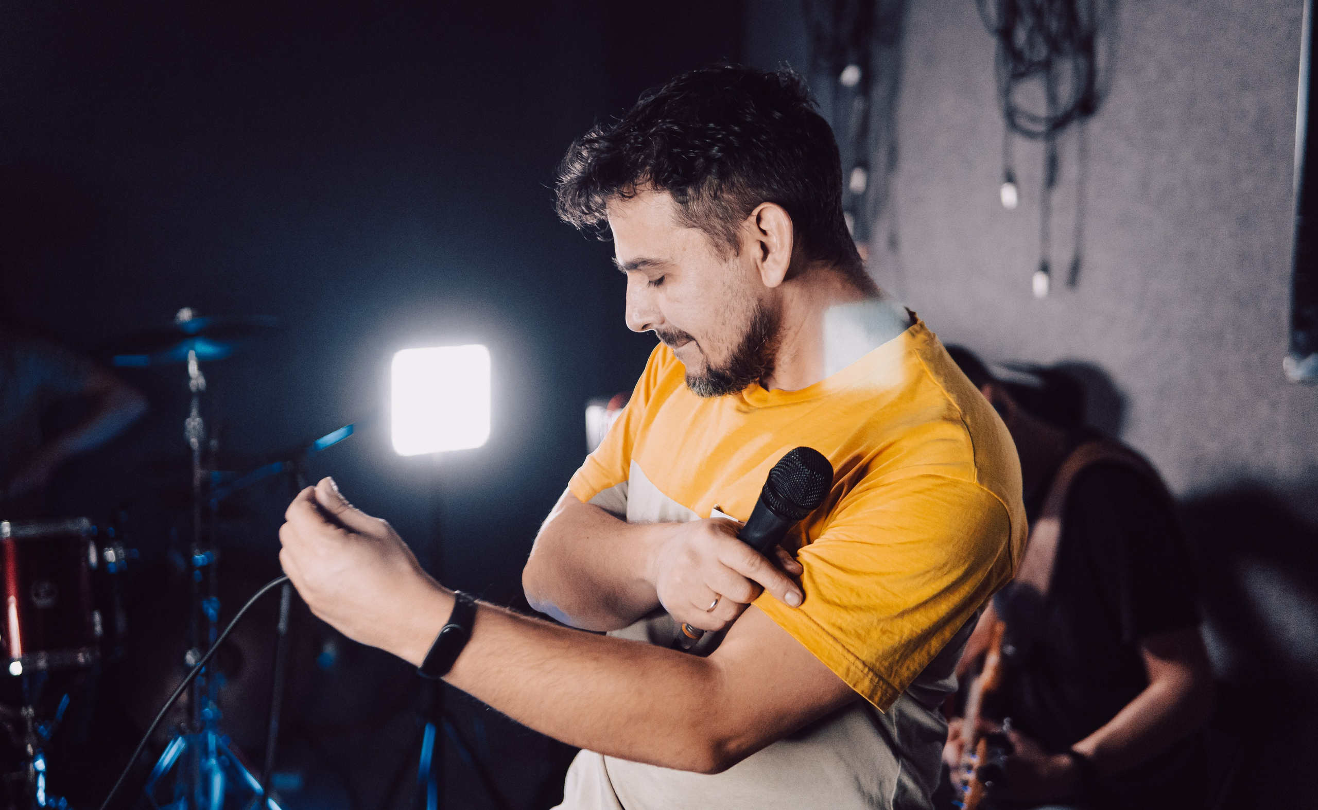 Фотографии репетиции рок группы