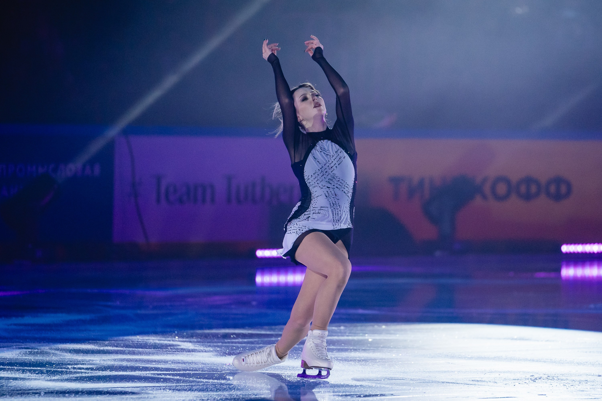 Шоу «Чемпионы на льду» в Новосибирске. Воробьева Ксения — Спортивный и танцевальный фотограф Новосибирск