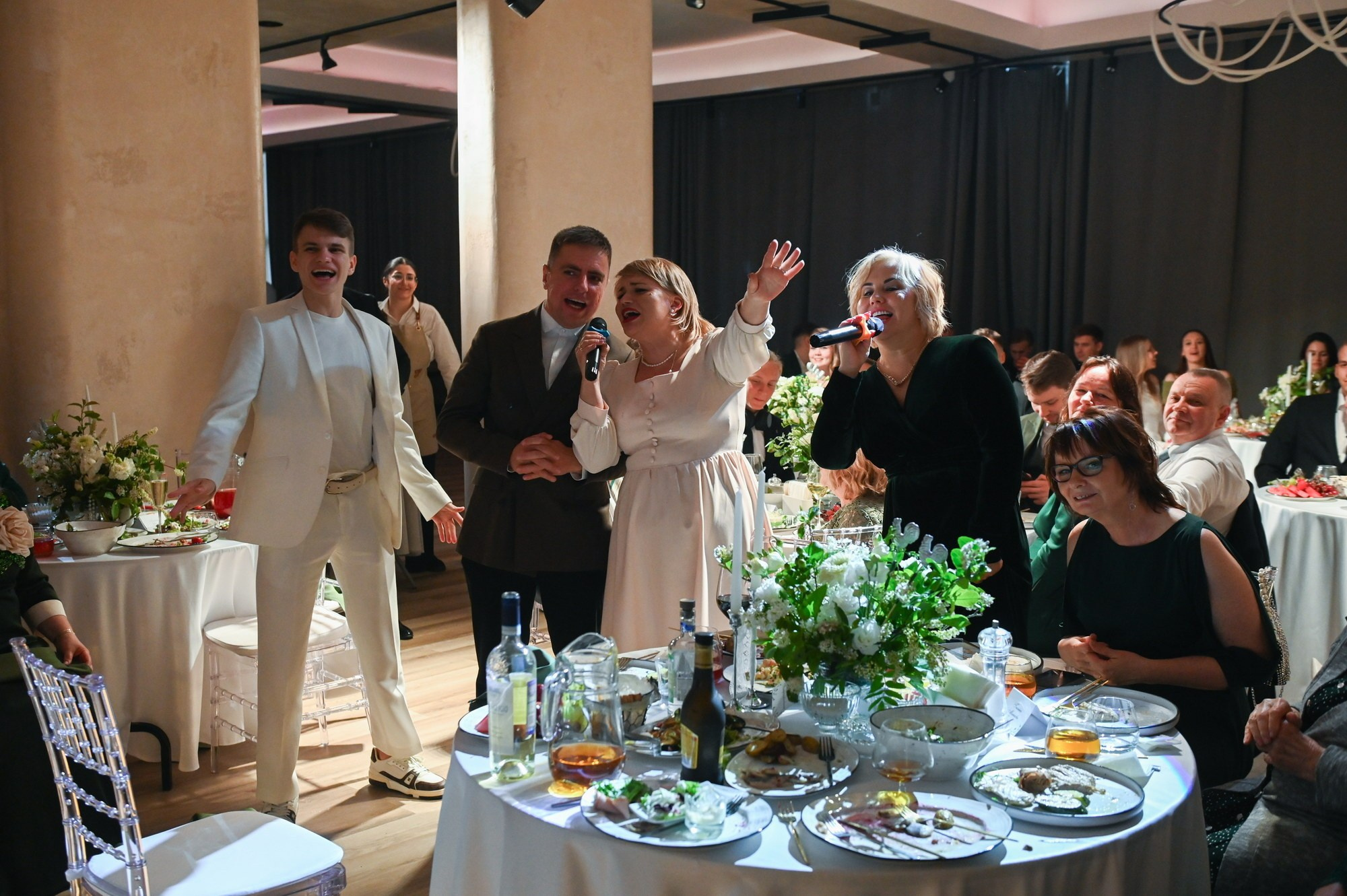 Фотожурналист на свадьбе: когда кадры становятся историей. Документальный фотограф Сергей Вдовин