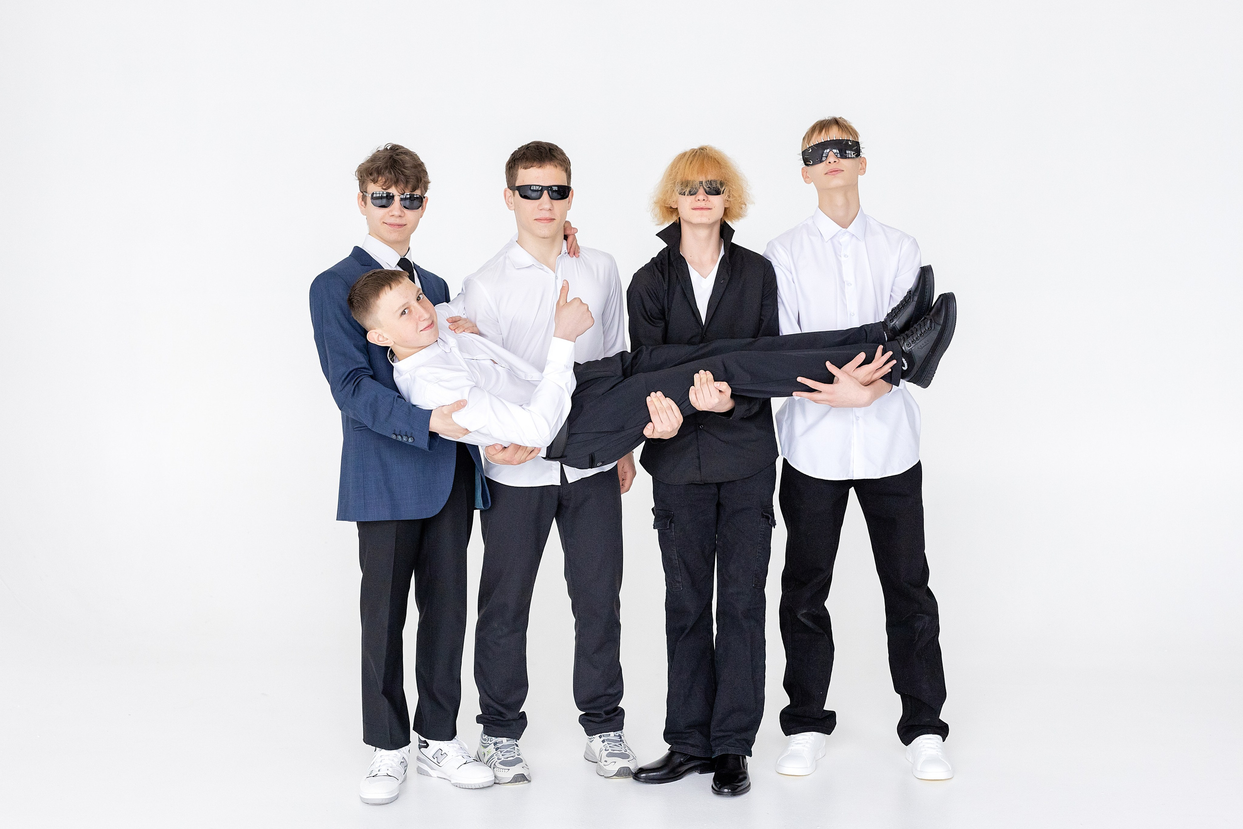 69 Школа, 9 класс. Стильный выпускной альбом Владивосток фотограф Вероника Мигачева