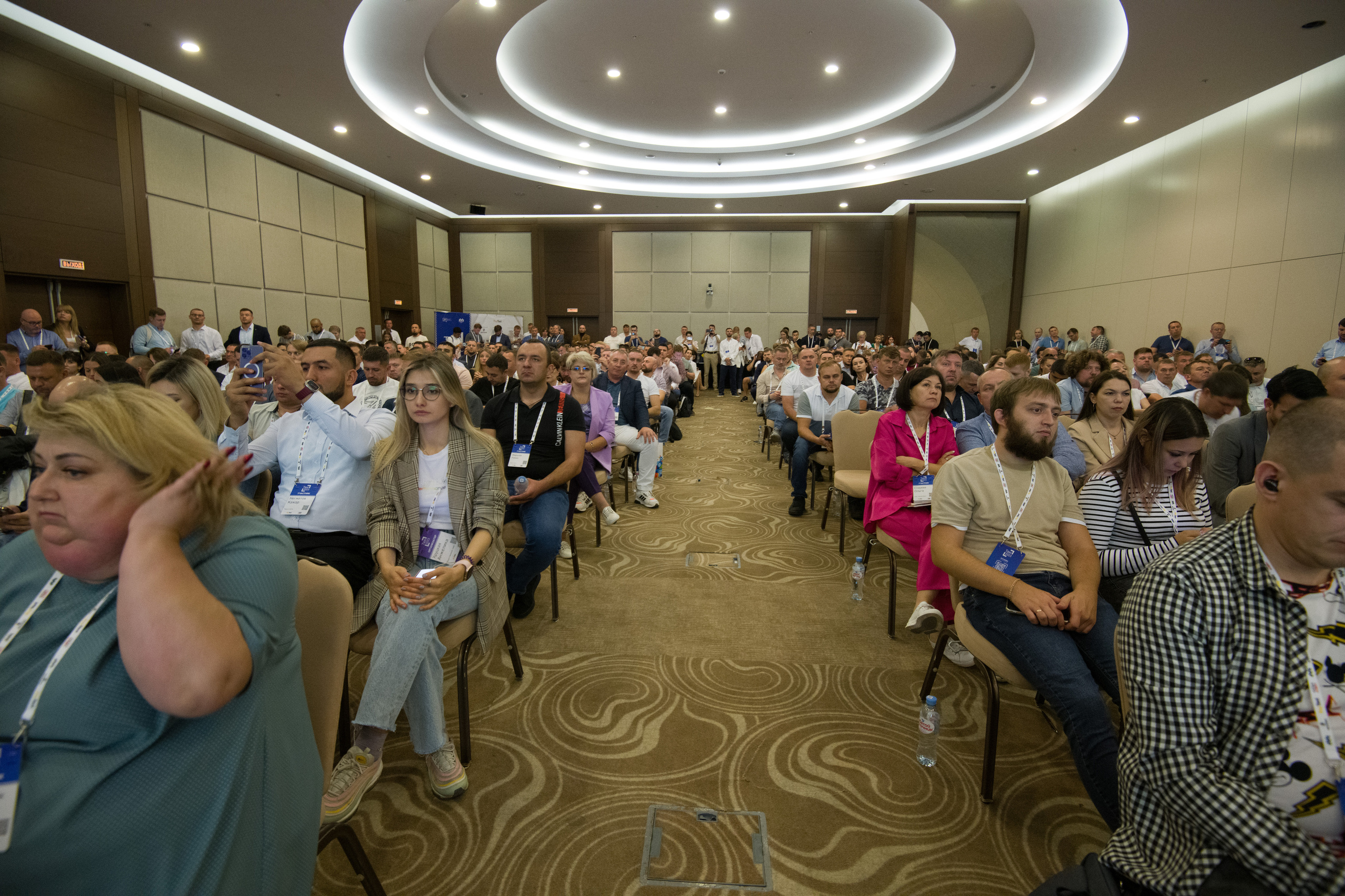 Фоторепортаж с научно практической конференции Taxi-2023. Профессиональная фотосъемка. Ростов-на-Дону