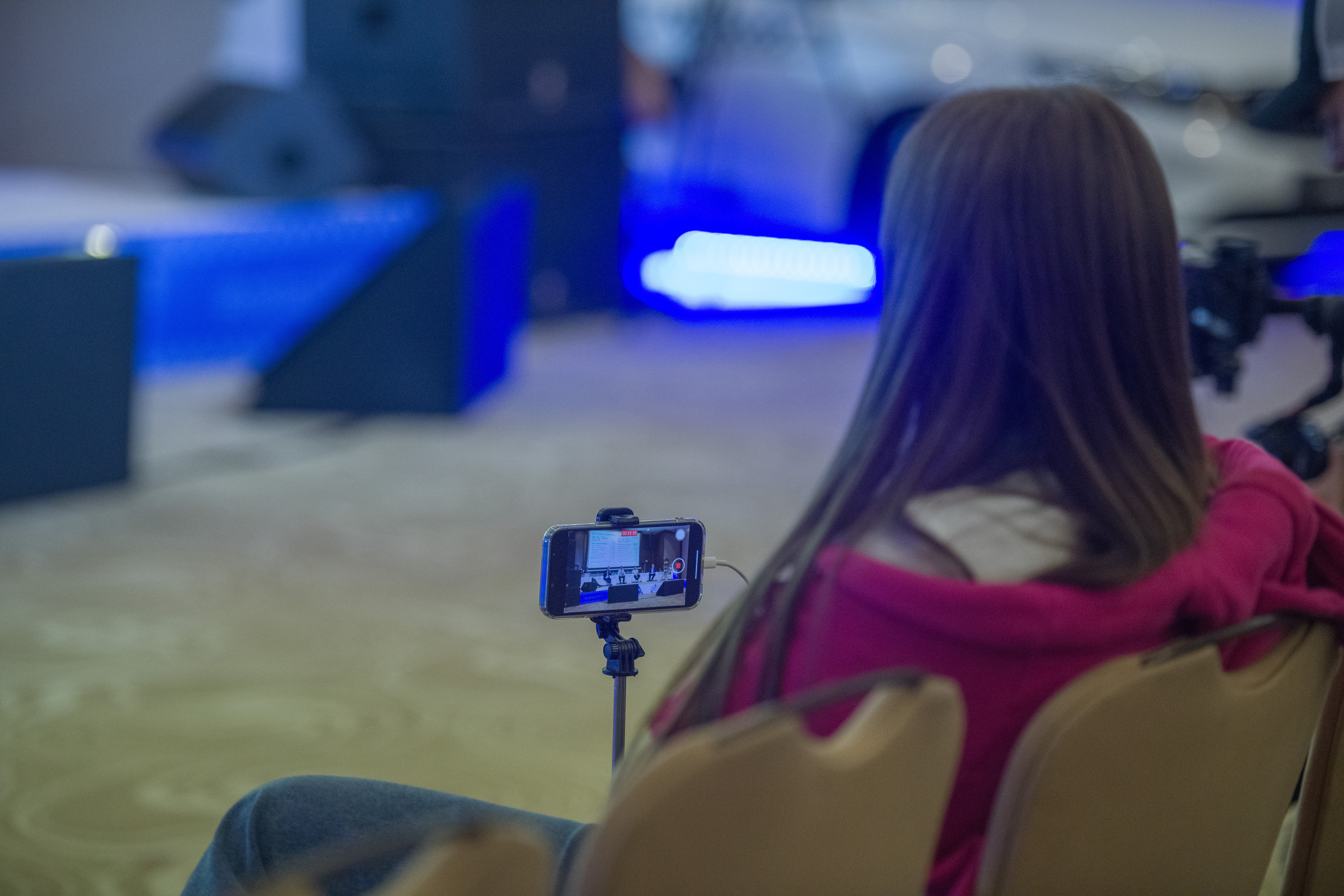 видео запись на телефон из зрительного зала