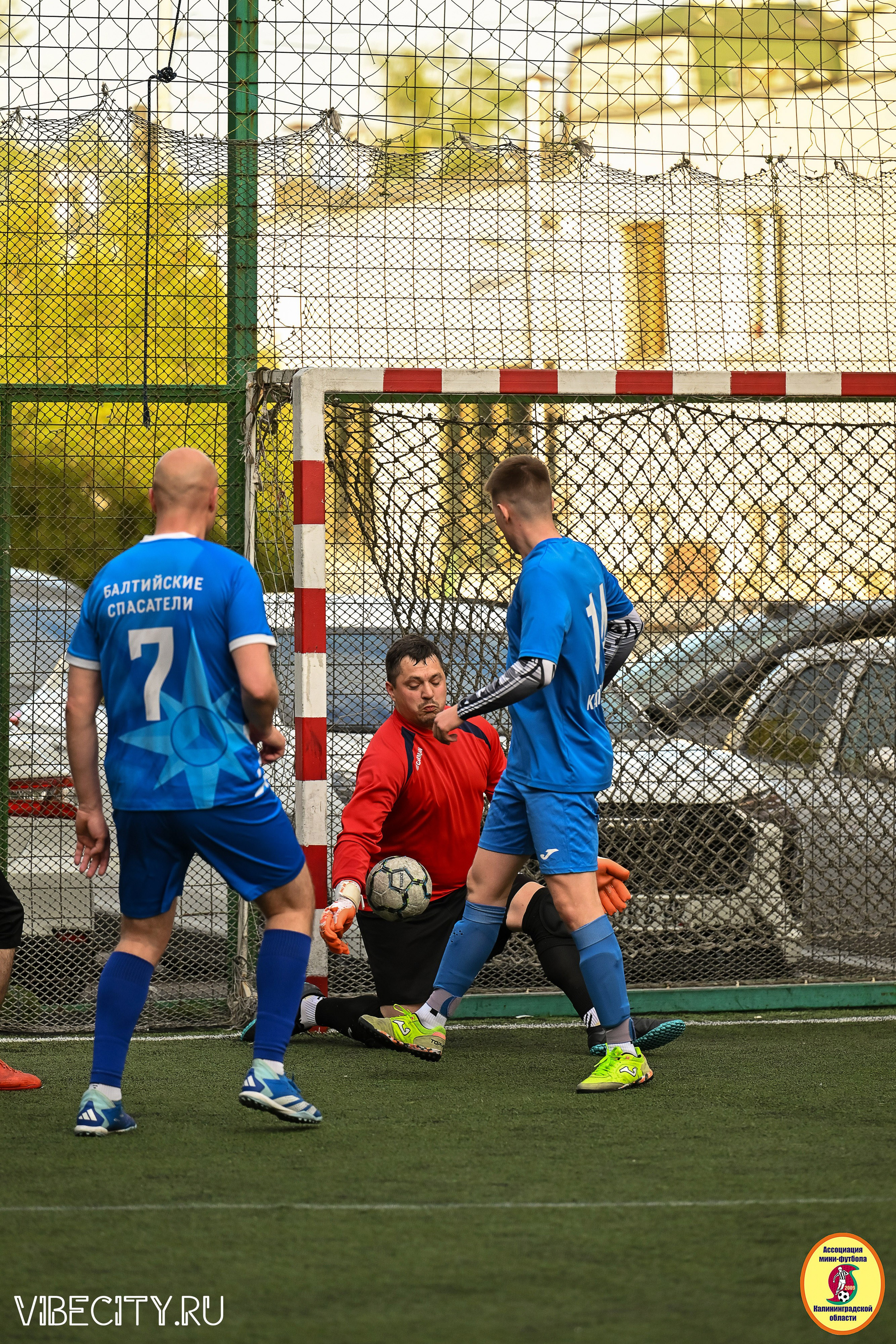 ИГРЫ МИНИ-ФУТБОЛЬНОЙ ЛИГИ. VIBECITY.RU Вайб Сити Ру Фоторепортажи Фотоотчеты Калининград