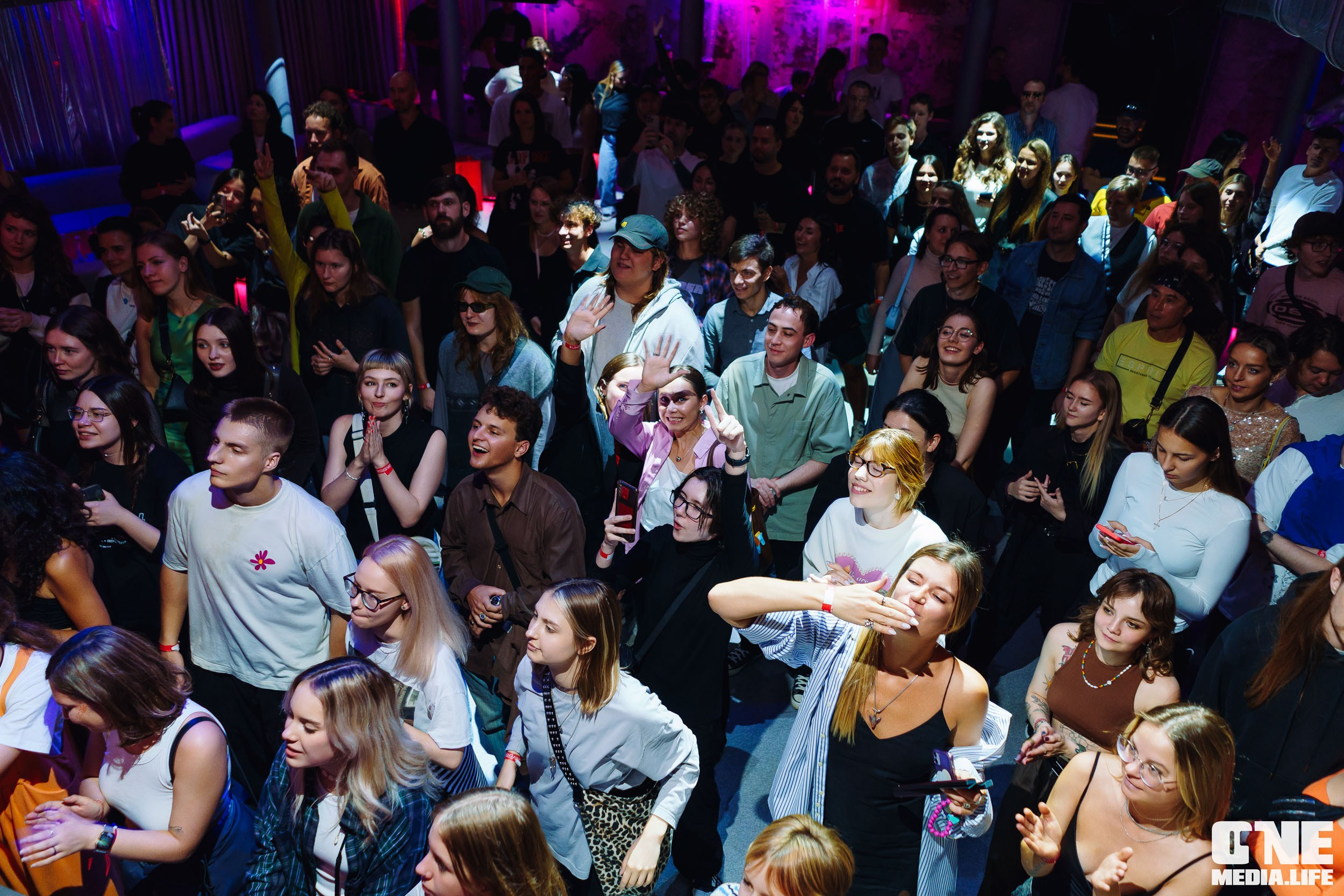 Фоторепортаж из клуба UNIVERSAL. One Media Life: фоторепортажи, фотоотчеты с мероприятий и заведений
