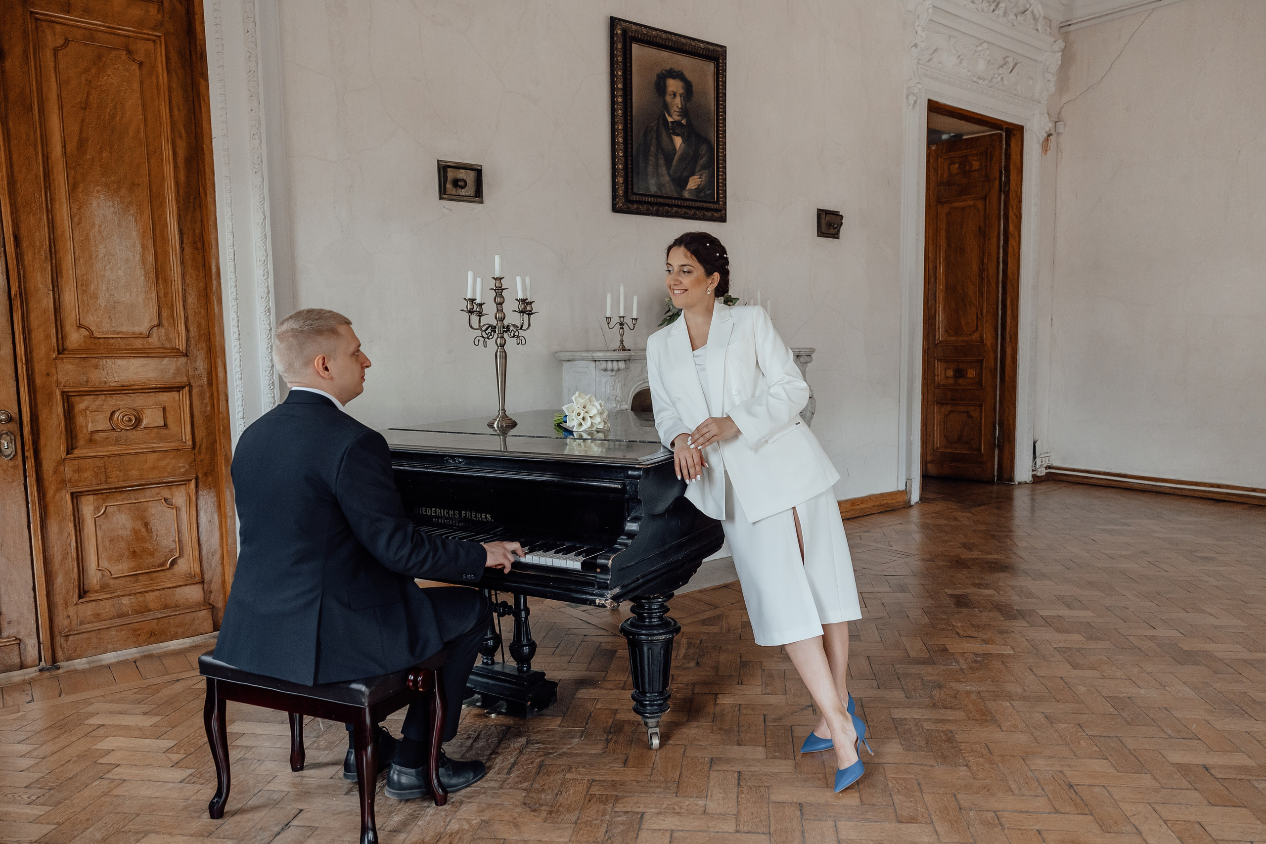 свадебная фотосессия в библиотеке читальне Пушкина