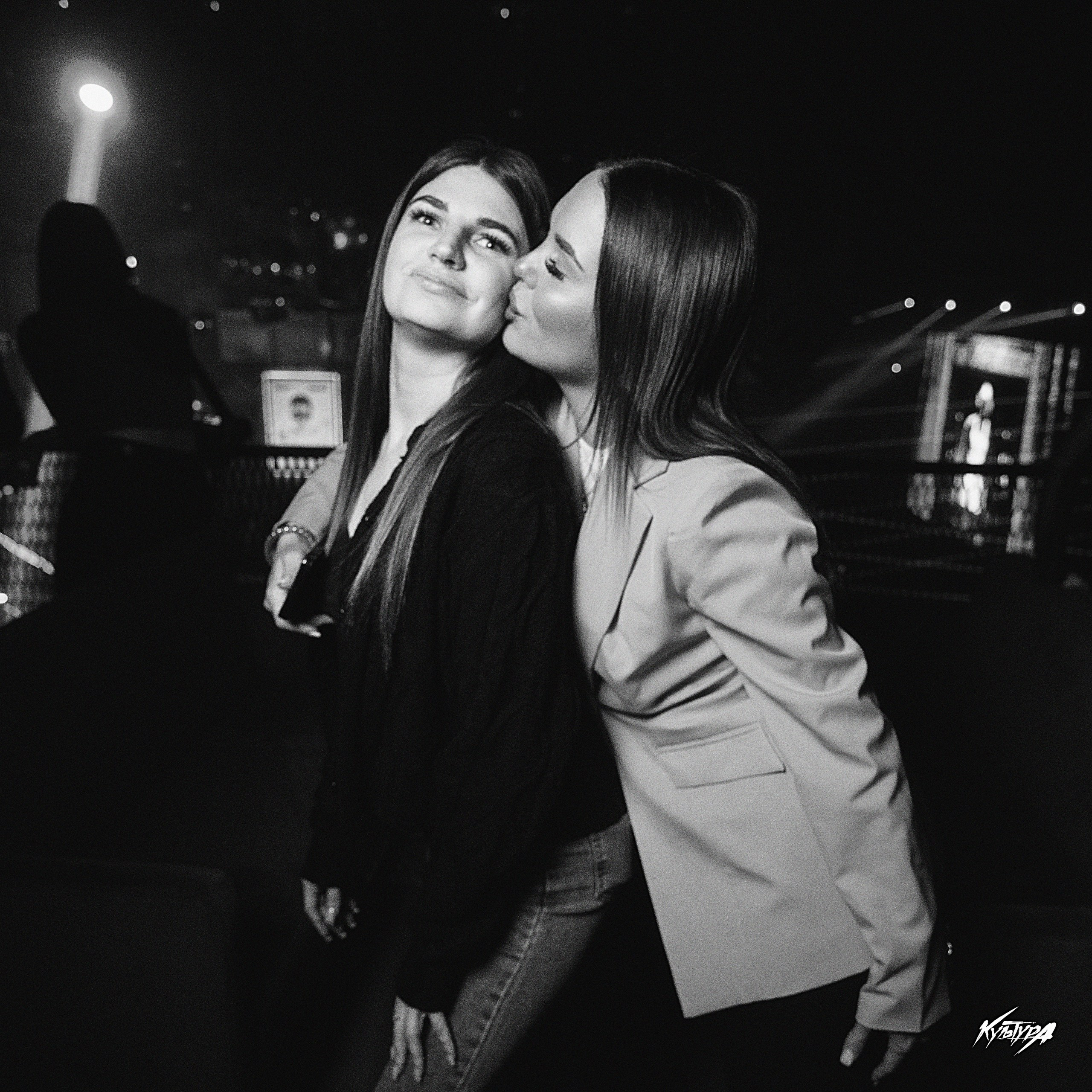 Профессиональная фотосъемка в ночном клубе Петропавловска-Камчатского, Репортажная съемка вечеринки в клубе в Петропавловске-Камчатском, Яркие фотографии людей и атмосферы ночного заведения в Петропавловске-Камчатском, Динамичные клубные фото для заведения в Петропавловске-Камчатском, Заказать репортаж с мероприятия в клубе Петропавловска-Камчатского.